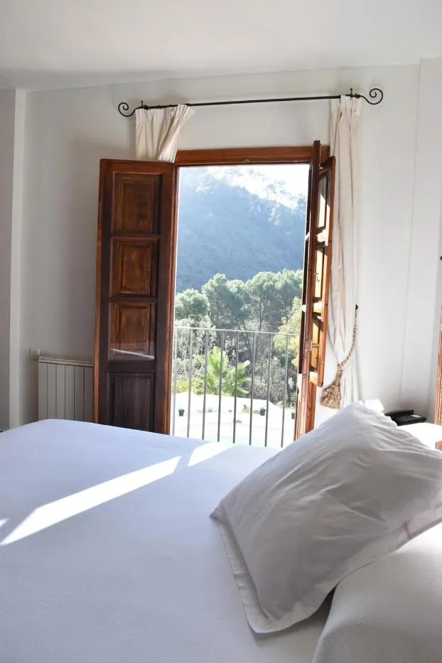 Bed in Hotel Humaina