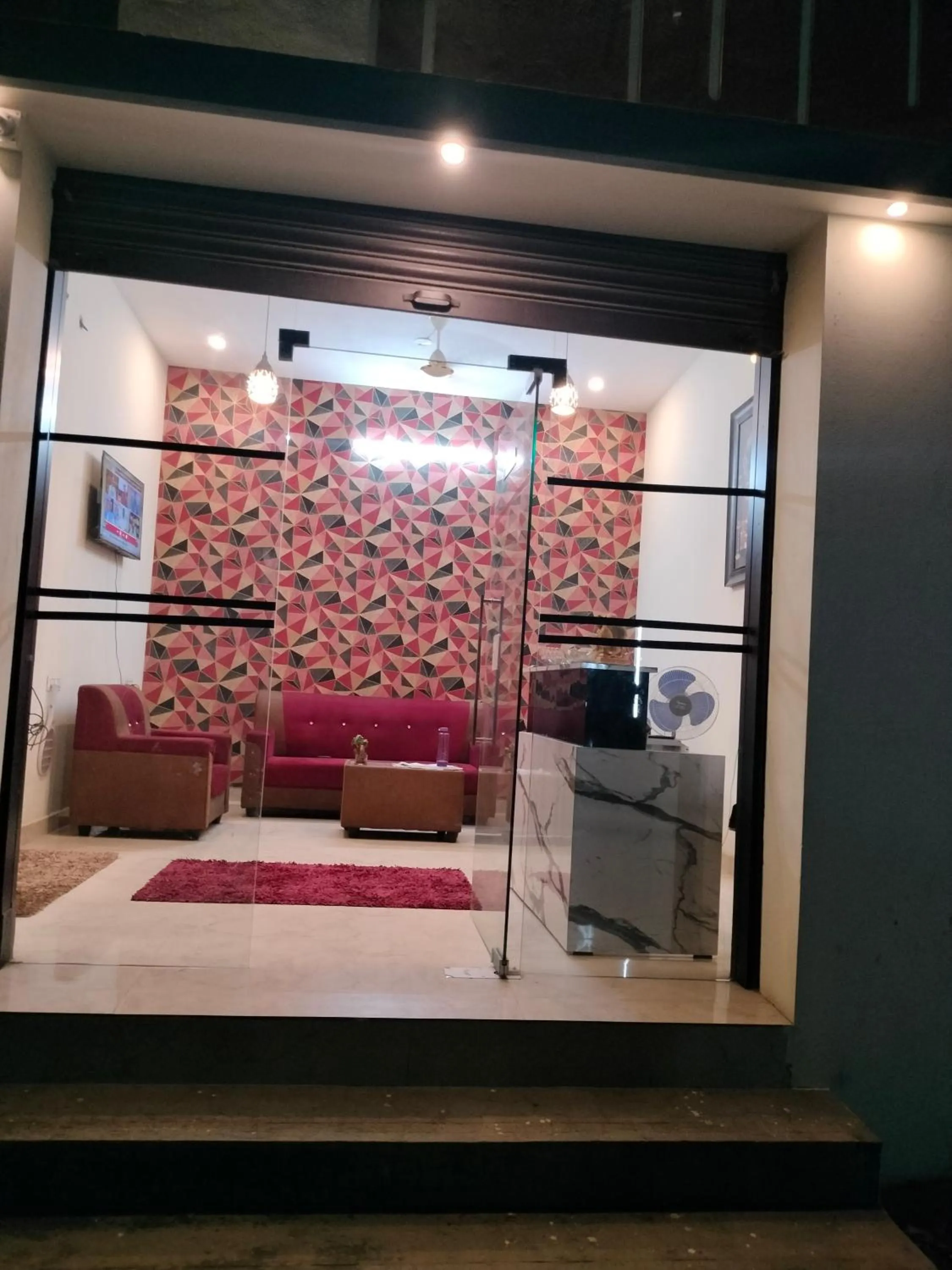 Lobby or reception, Bed in PPH Living Royal Pride