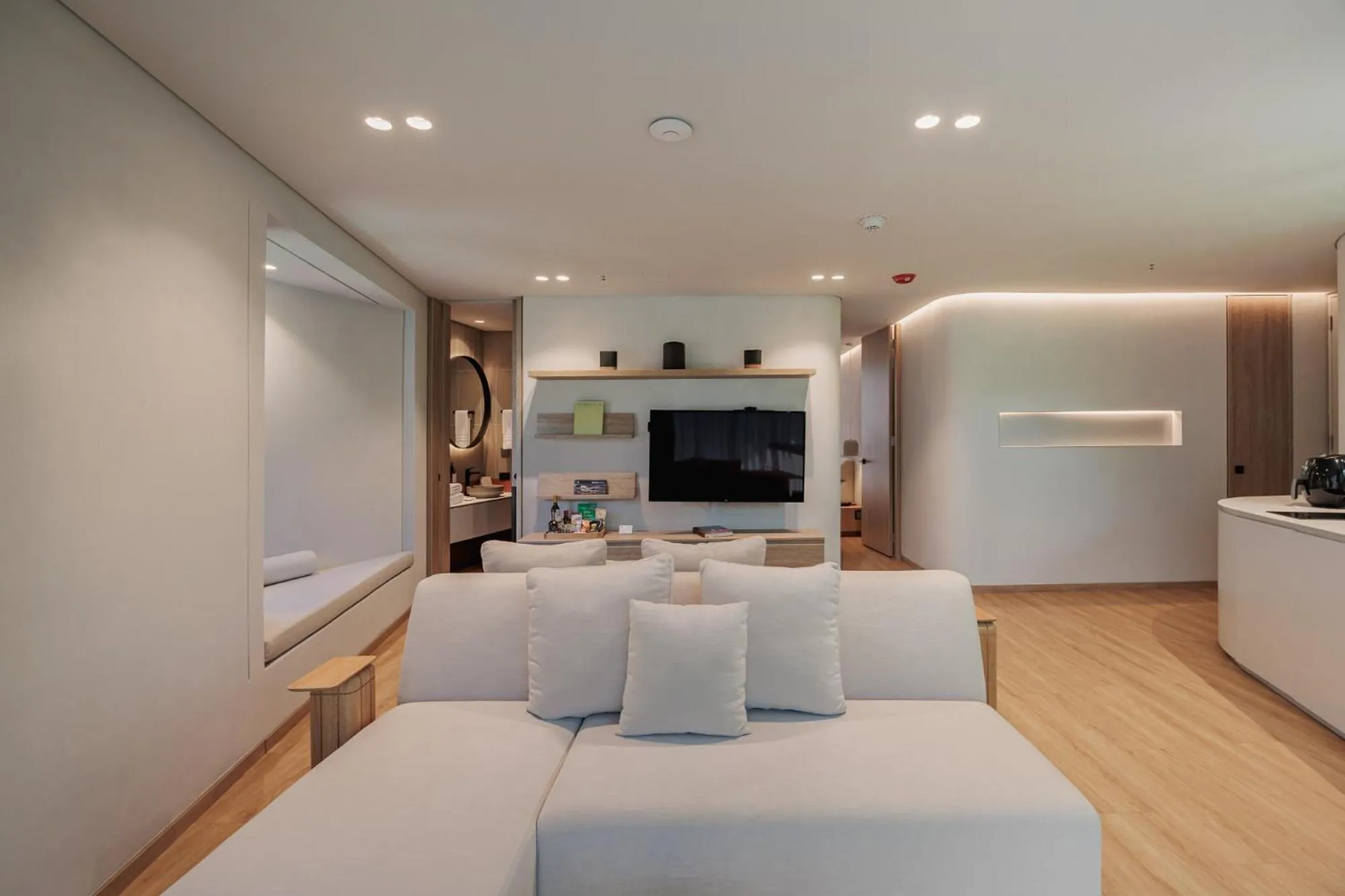 Communal lounge/ TV room in Seissta Medellín