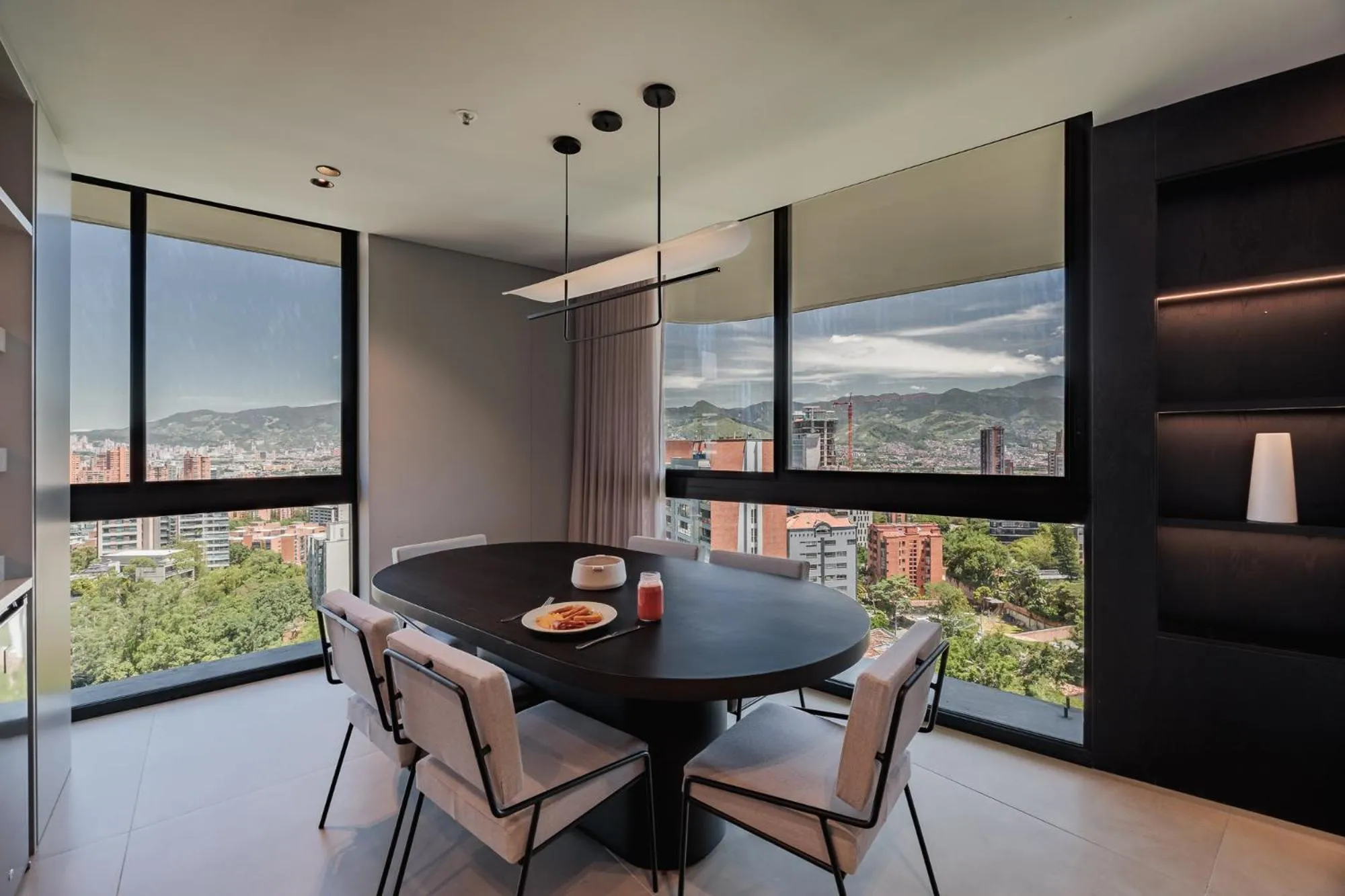 Dining area in Seissta Medellín