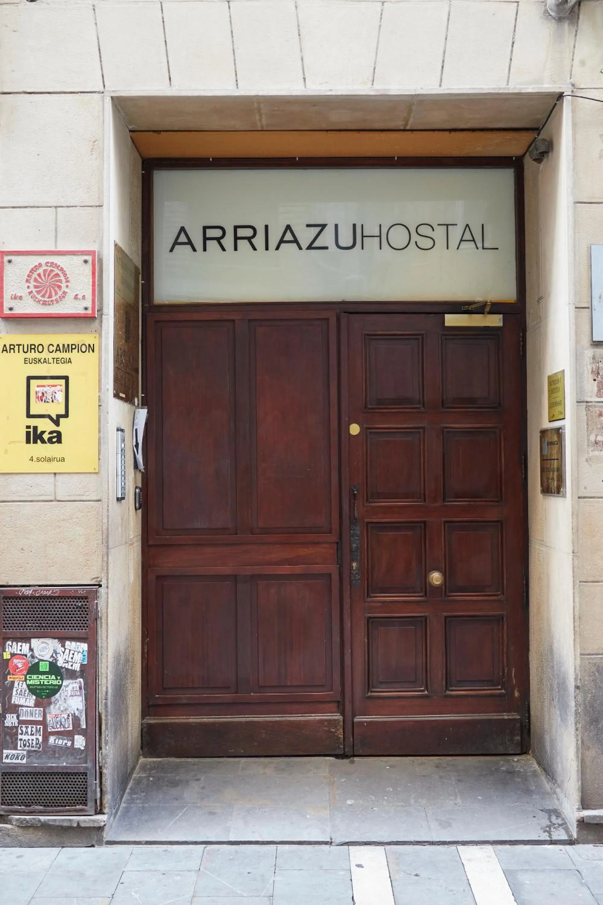 Facade/entrance in Hostal Arriazu