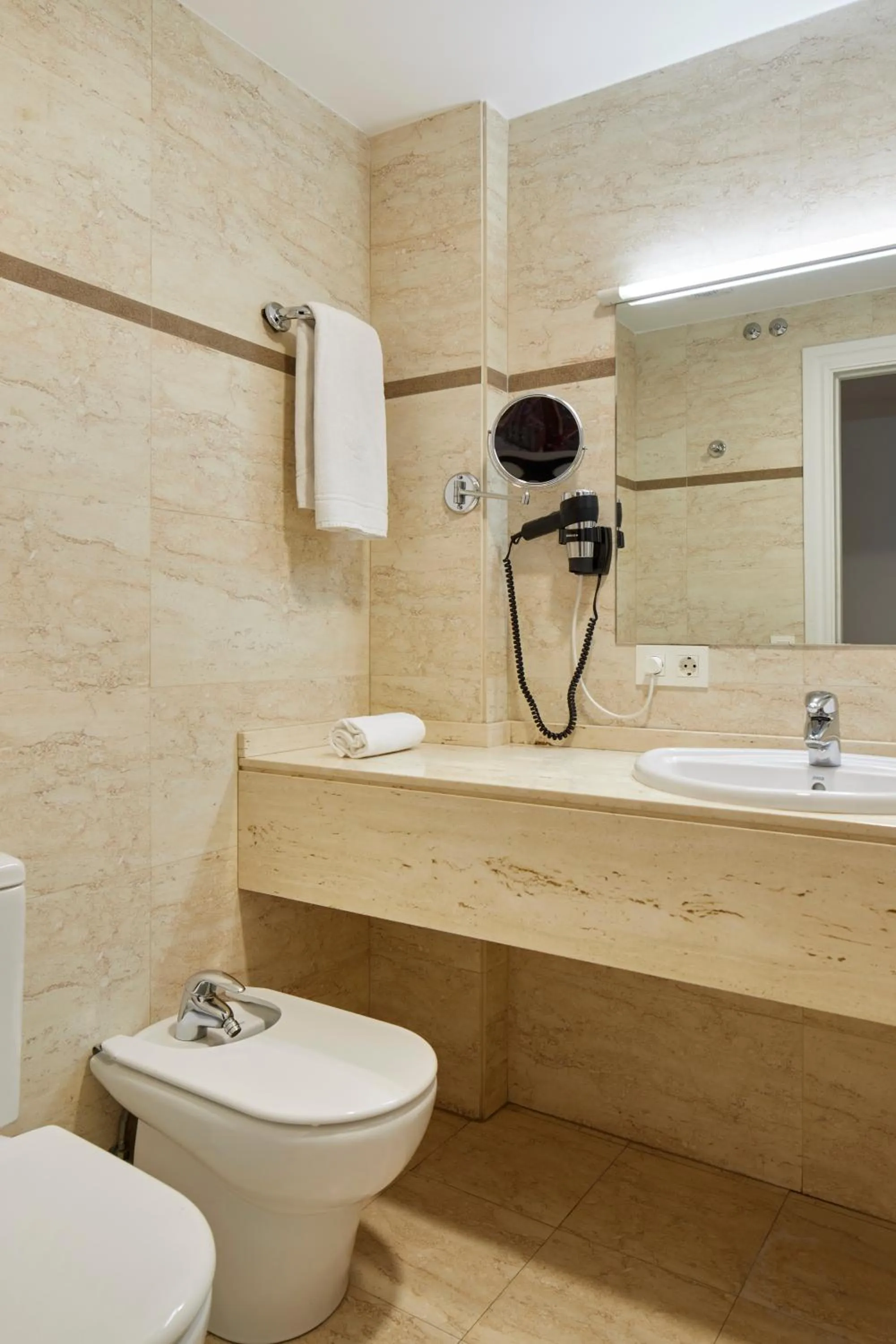 Bathroom in Hostal Arriazu