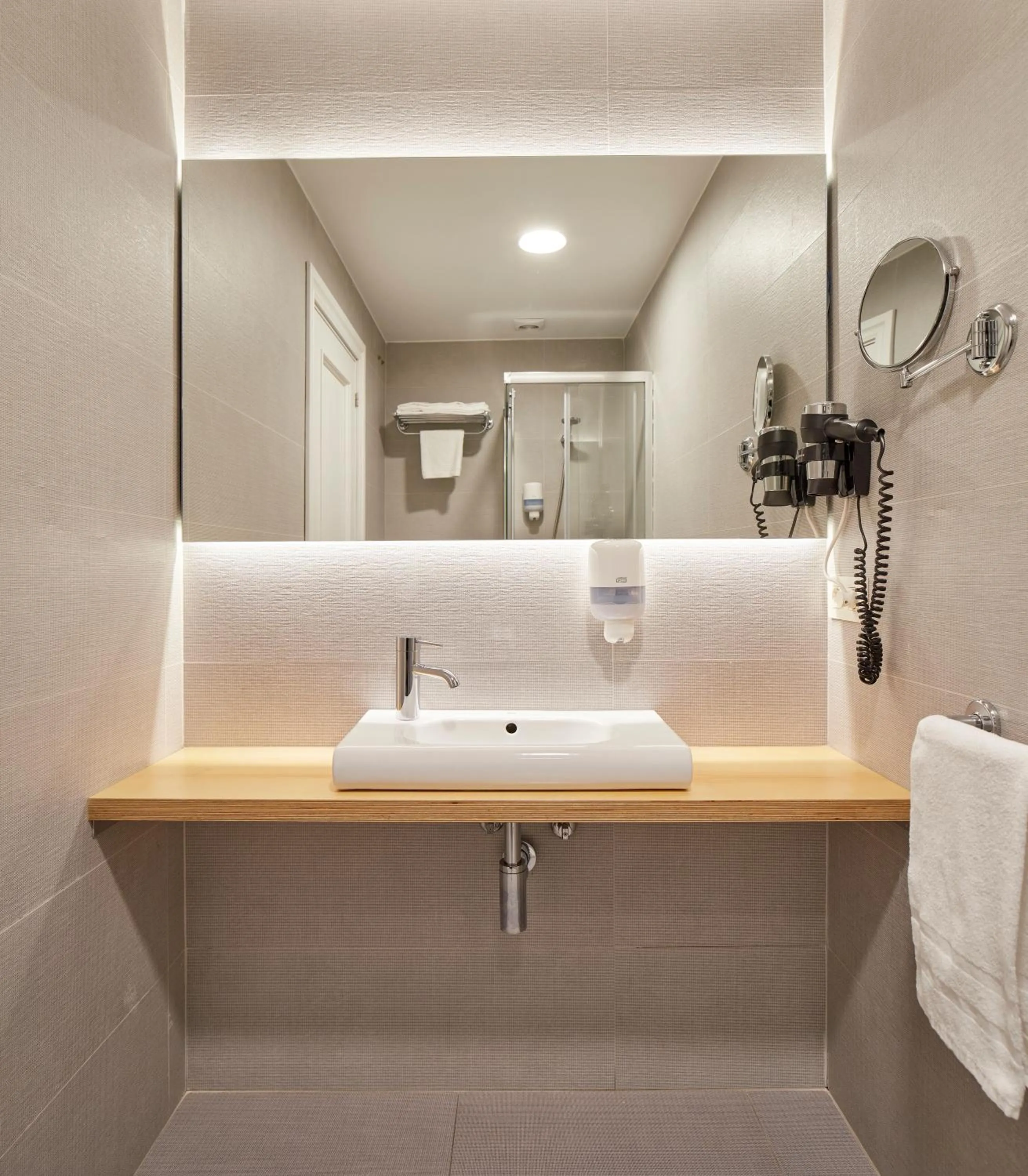 Bathroom in Hostal Arriazu