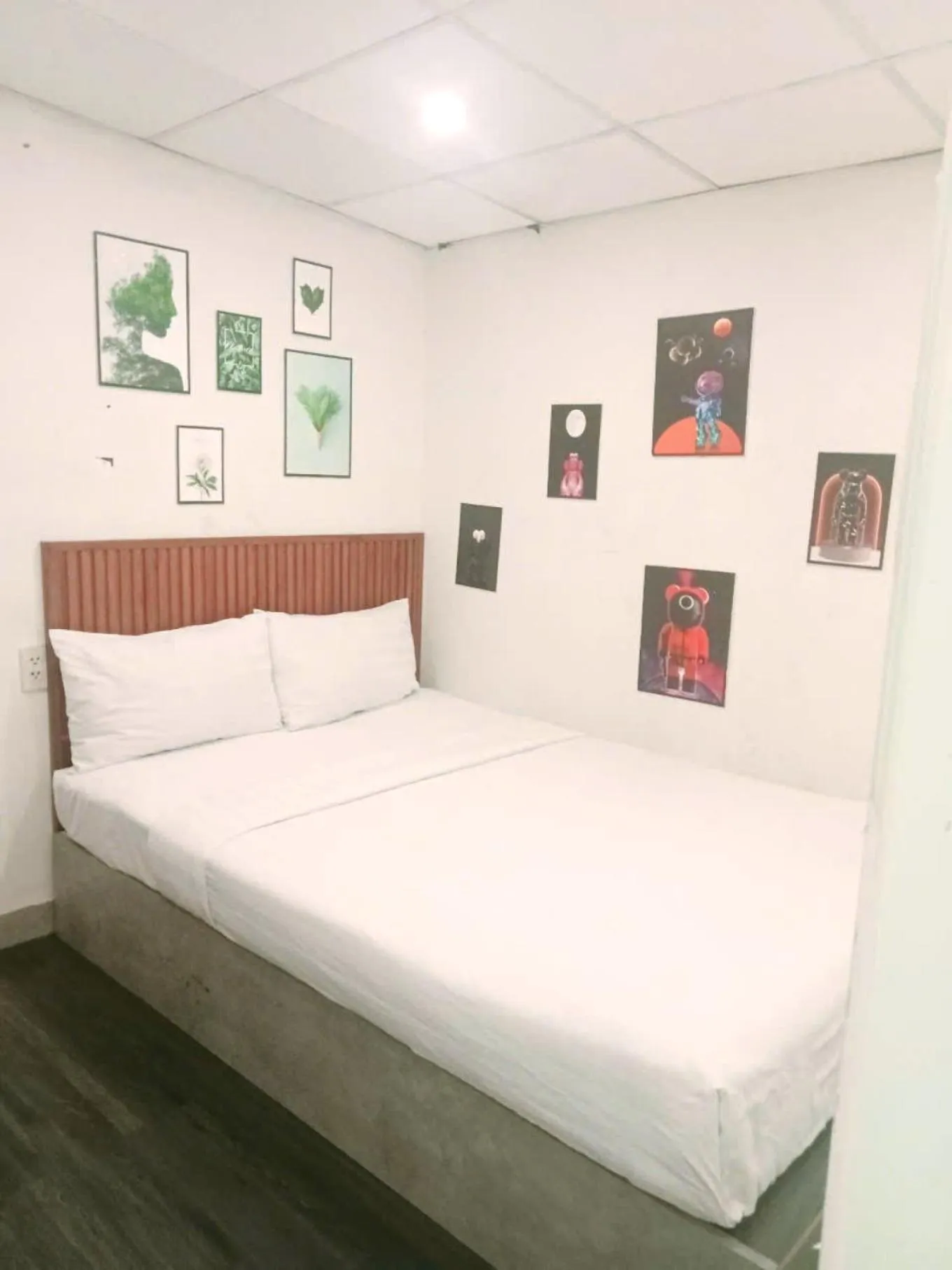 Photo of the whole room, Bed in Nu Hotel - 18 Bui Vien Walkstreet