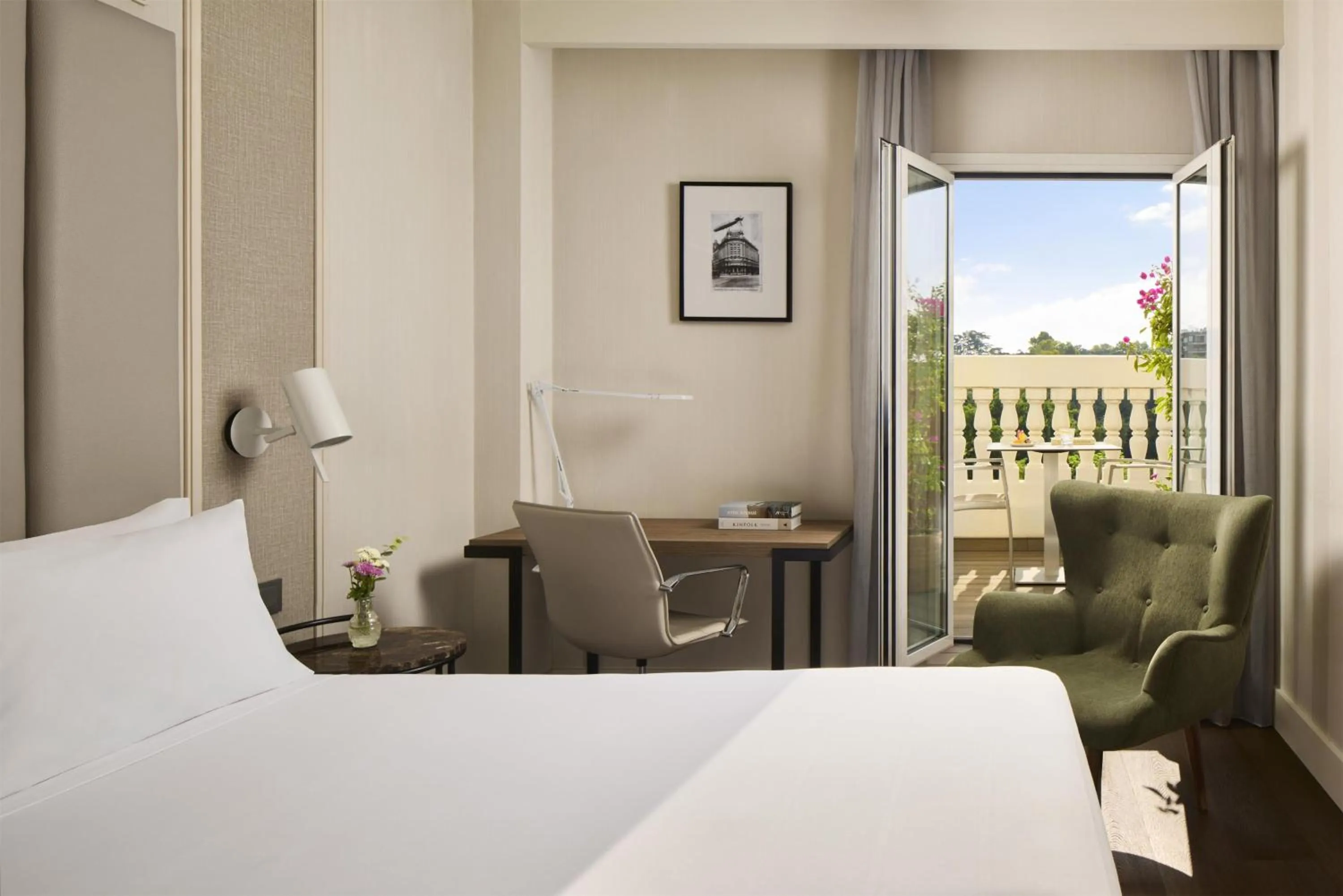 Bedroom, Bed in NH Madrid Nacional