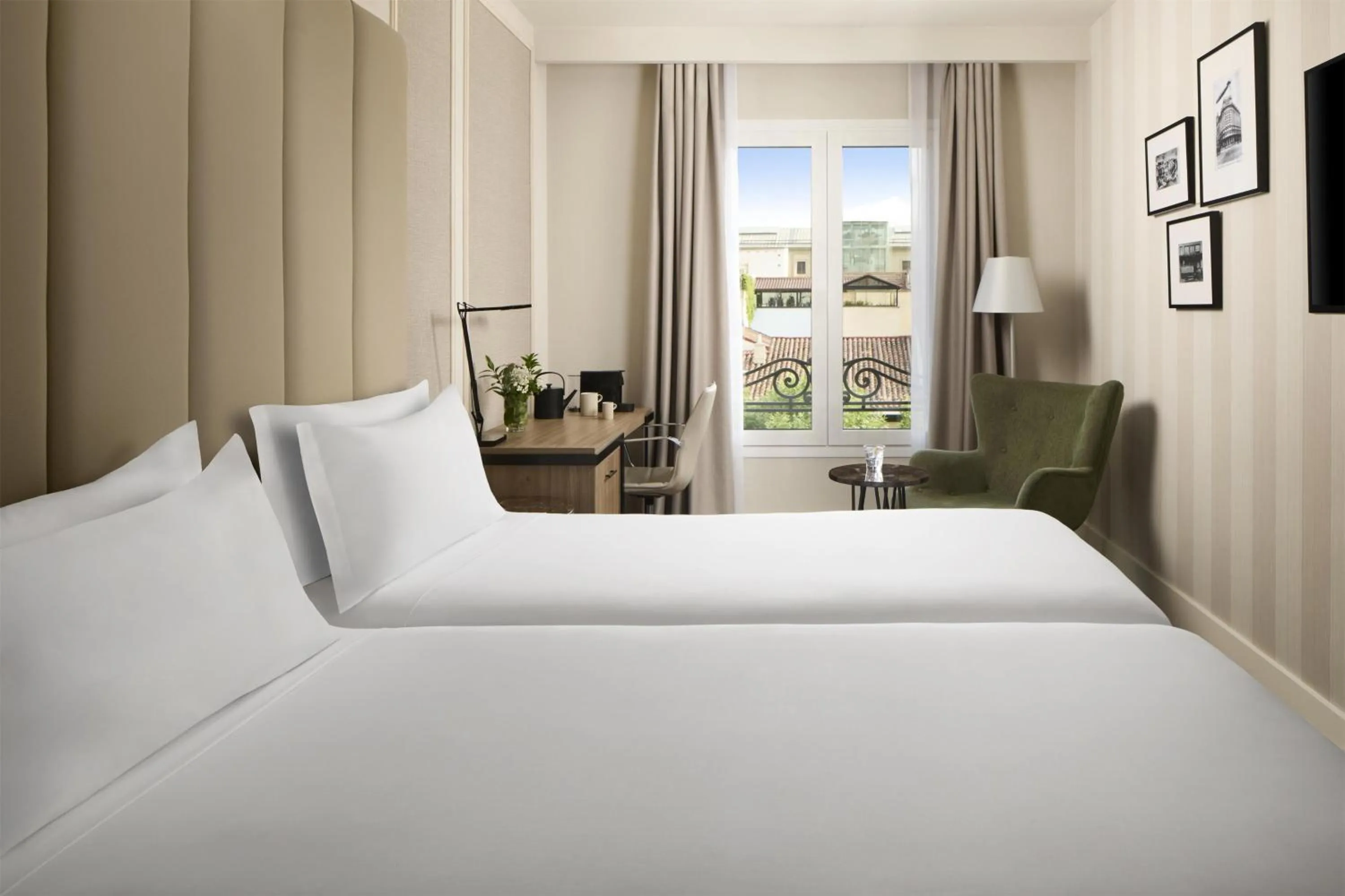 Bedroom, Bed in NH Madrid Nacional