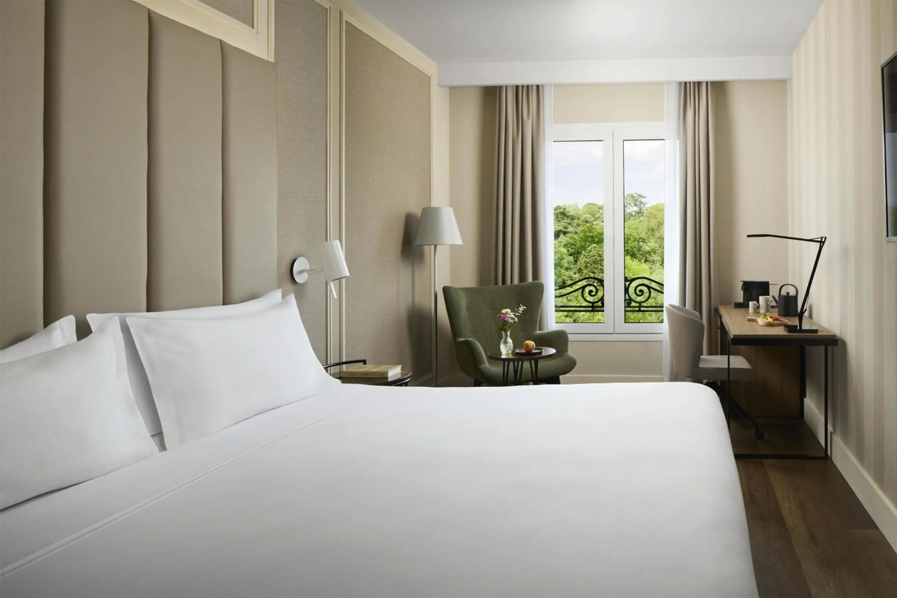 Bedroom, Bed in NH Madrid Nacional