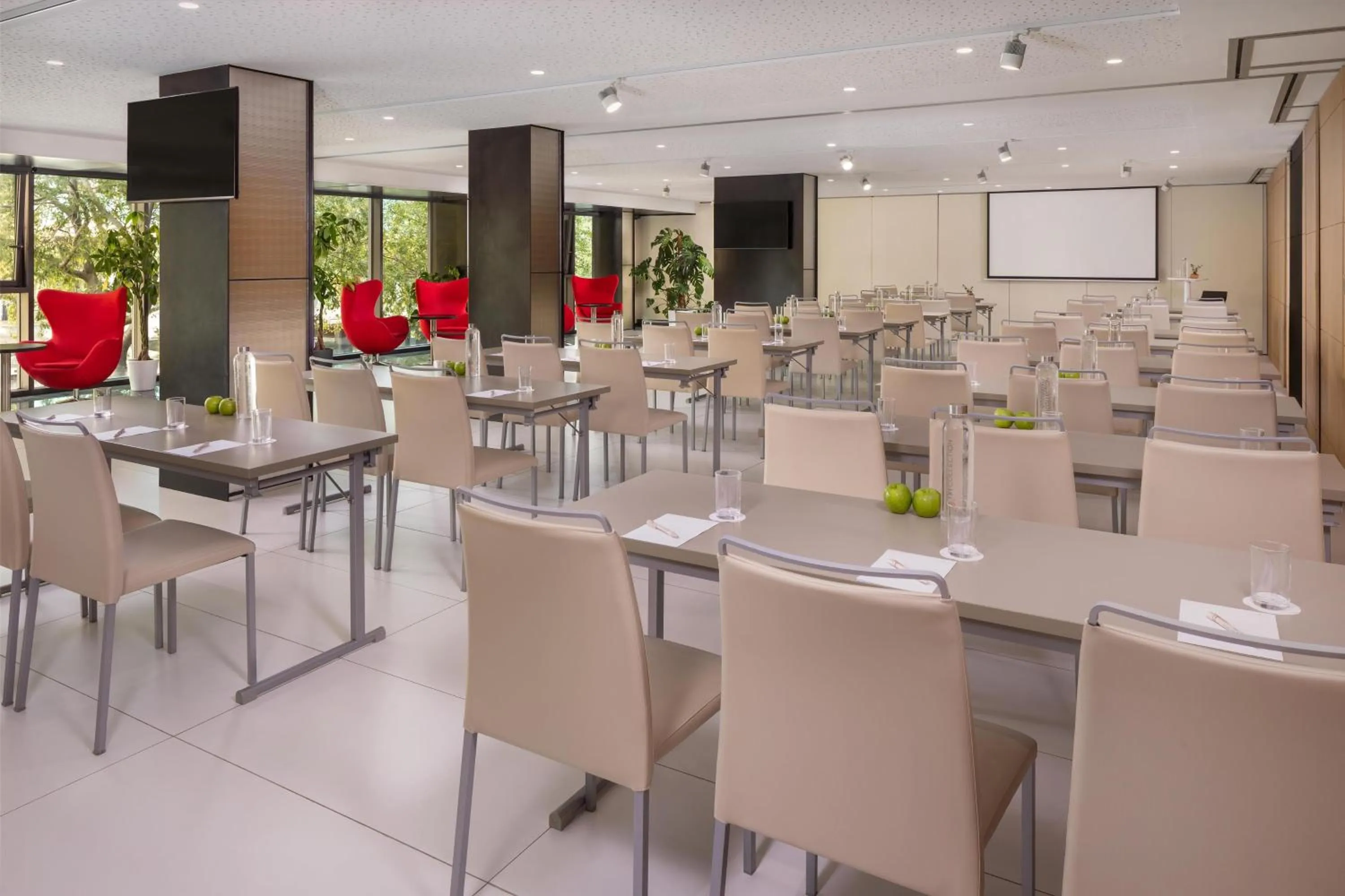 Restaurant/places to eat in NH Collection Barcelona Gran Hotel Calderon