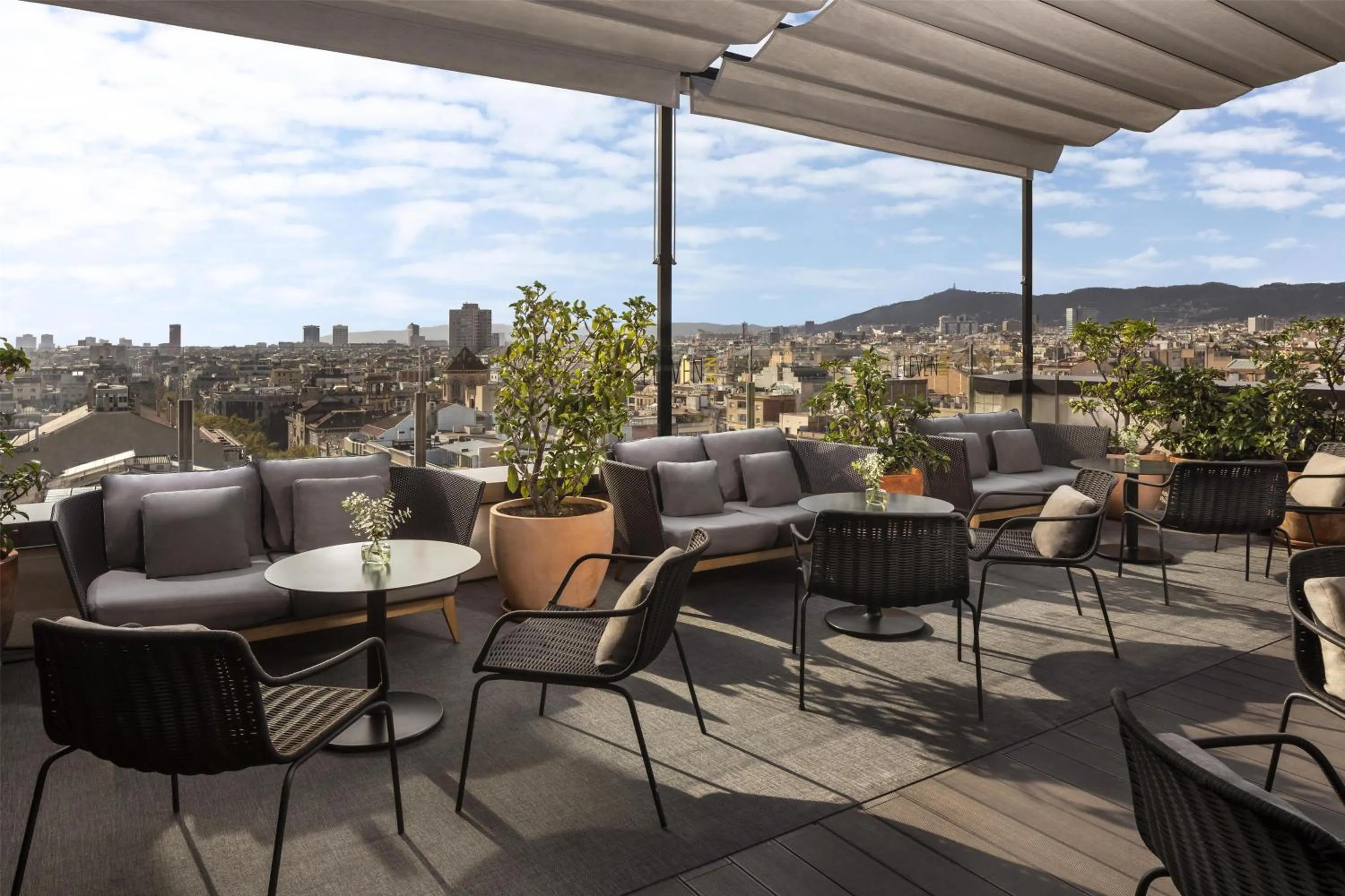 Property building in NH Collection Barcelona Gran Hotel Calderon