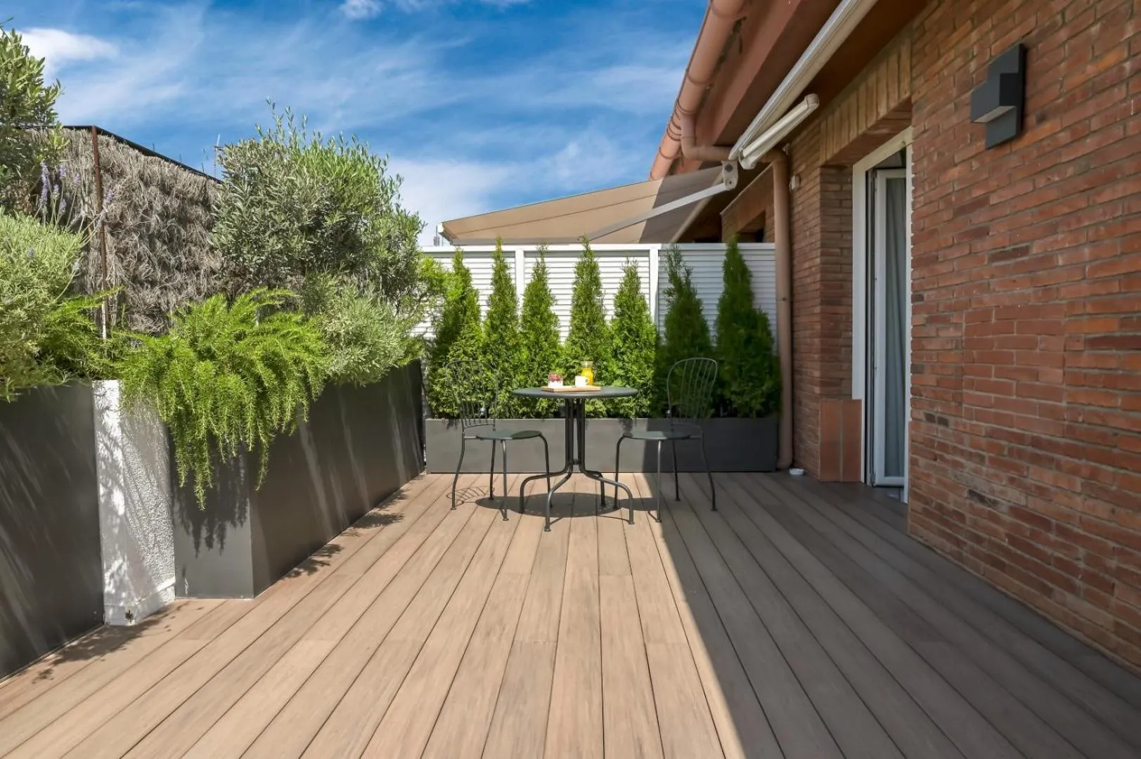 Garden in Aparthotel Mariano Cubi Barcelona