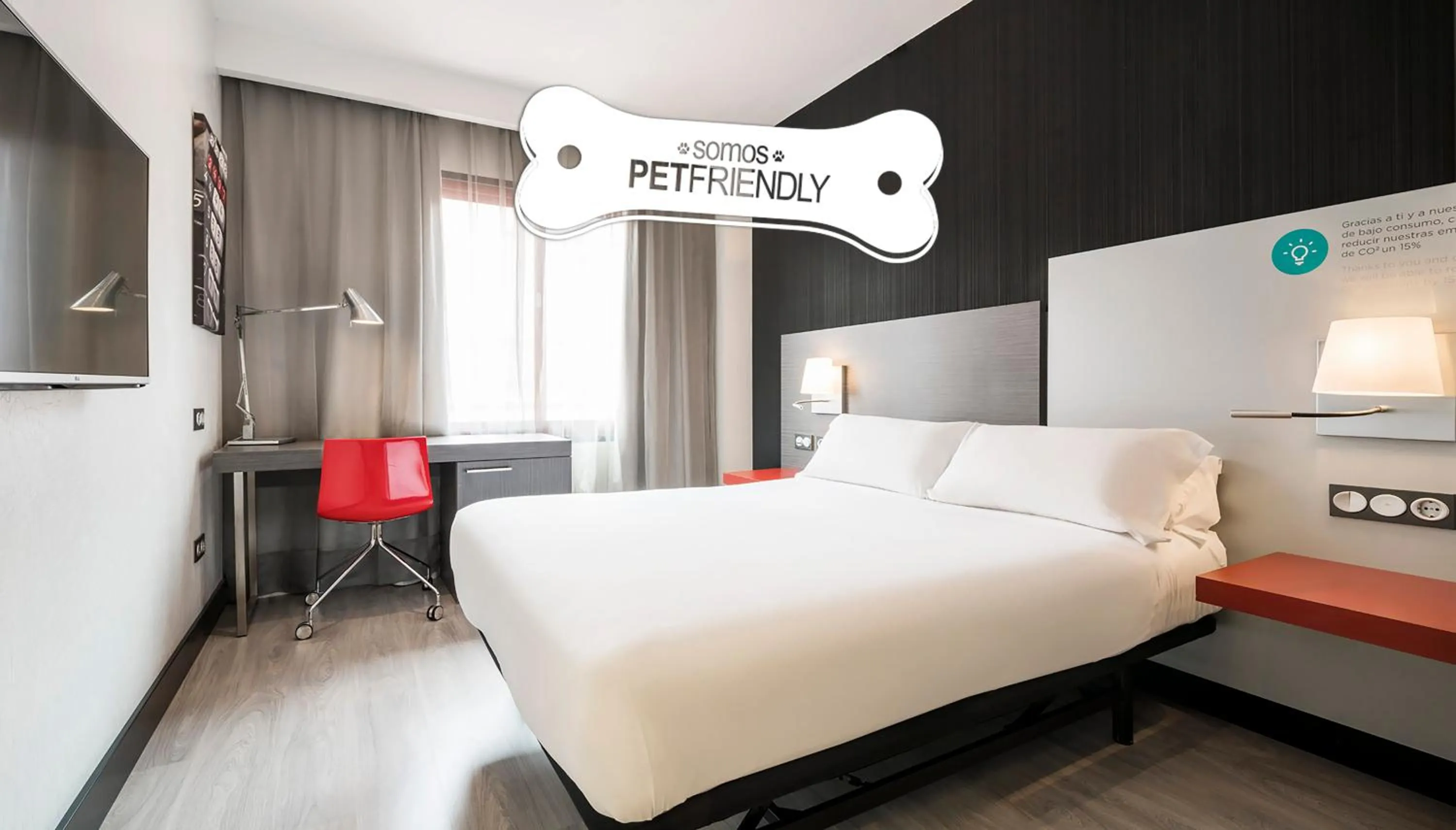 Bedroom, Bed in Ilunion Suites Madrid