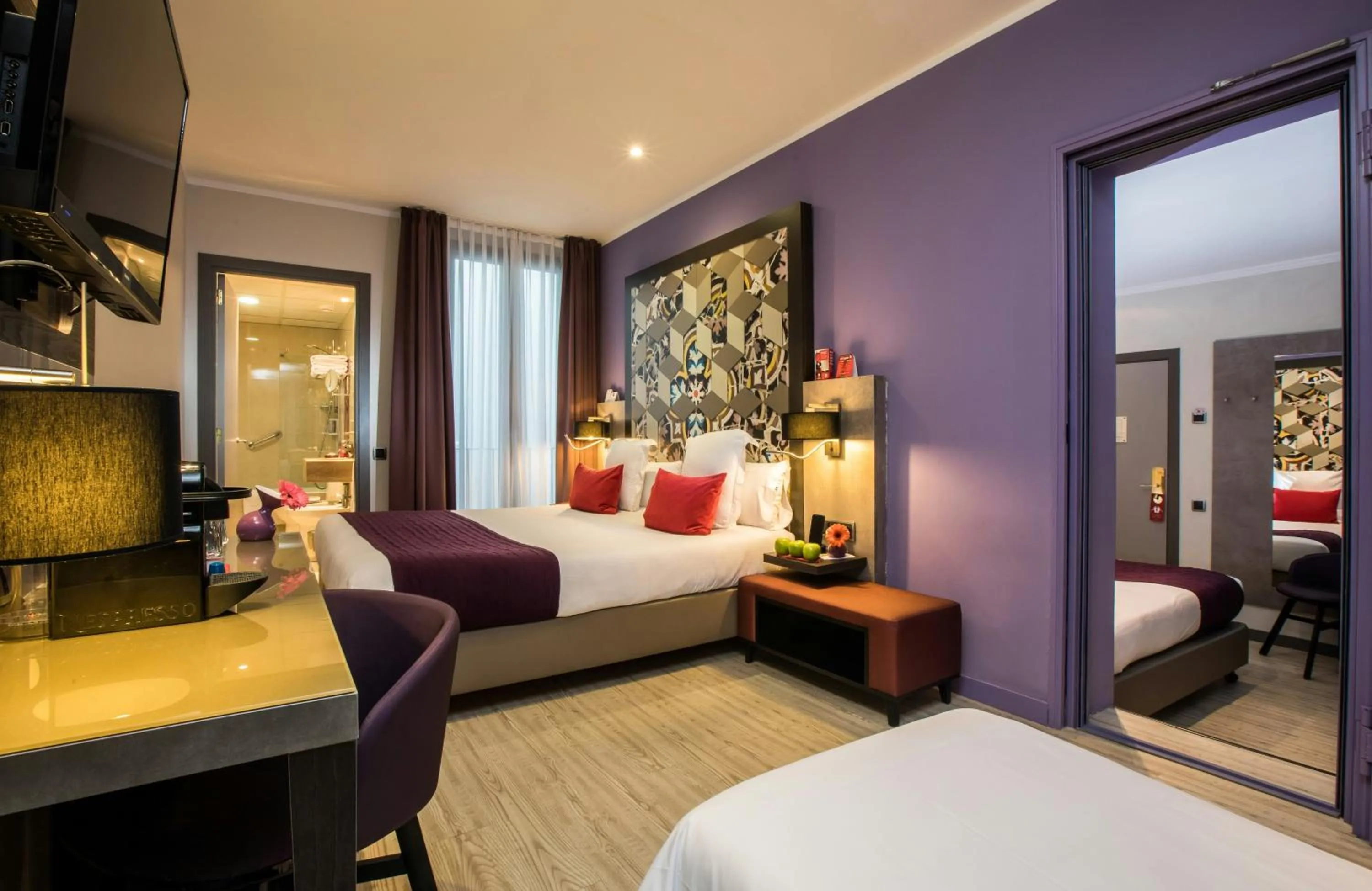 Photo of the whole room, Bed in Leonardo Hotel Barcelona Las Ramblas