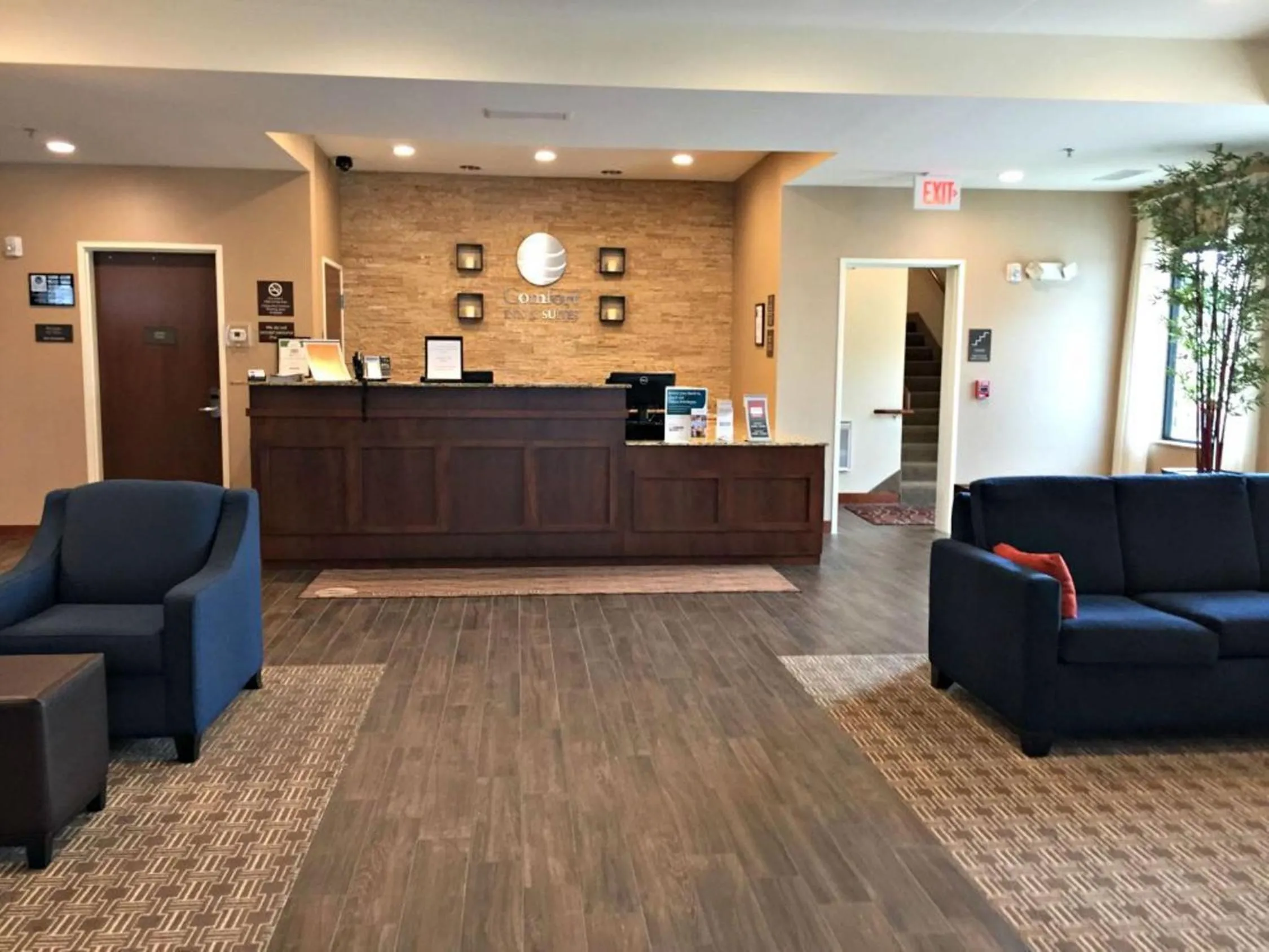 Communal lounge/ TV room in Comfort Inn & Suites Avera Southwest