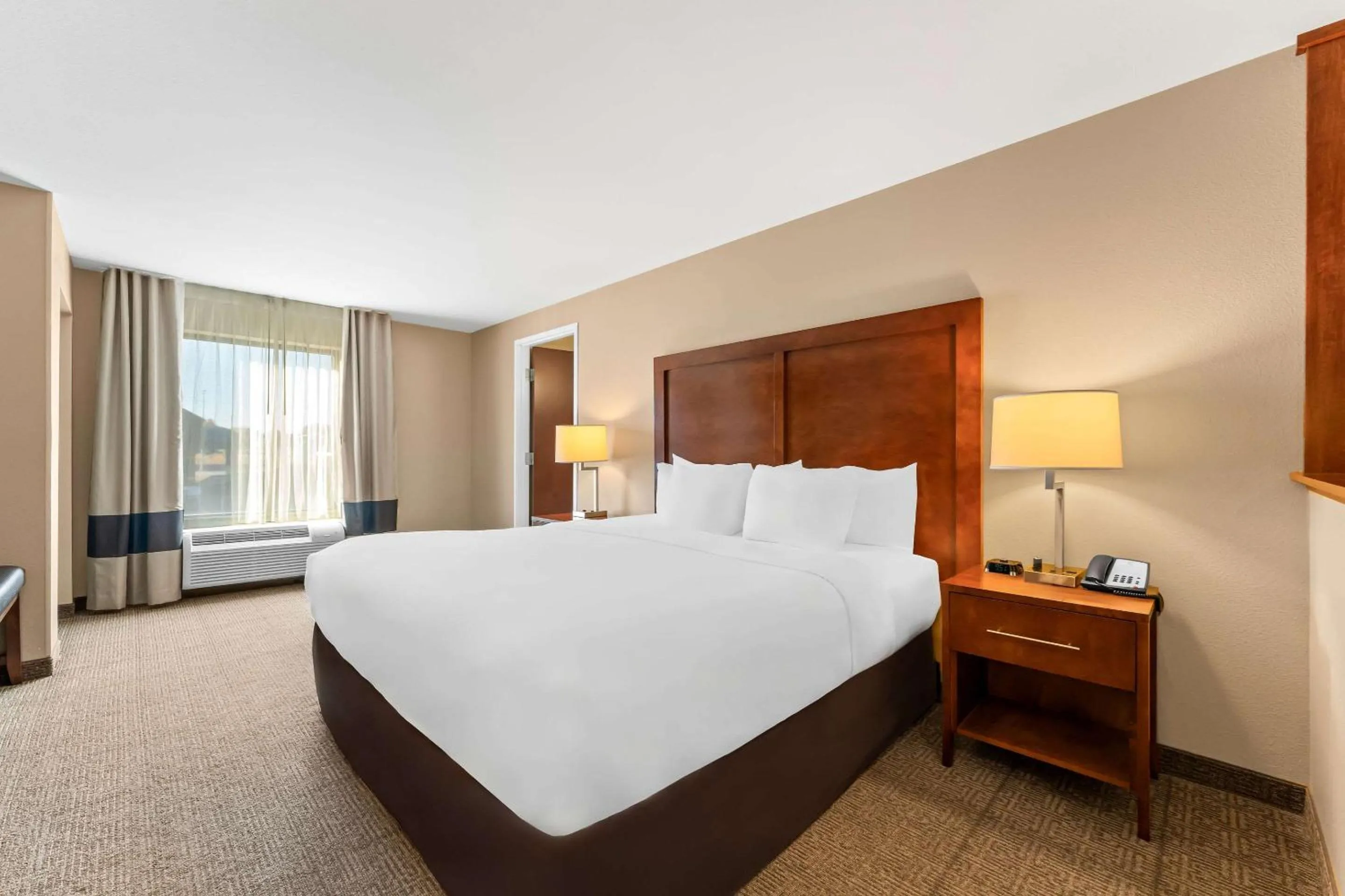 Bedroom, Bed in Comfort Inn & Suites Avera Southwest