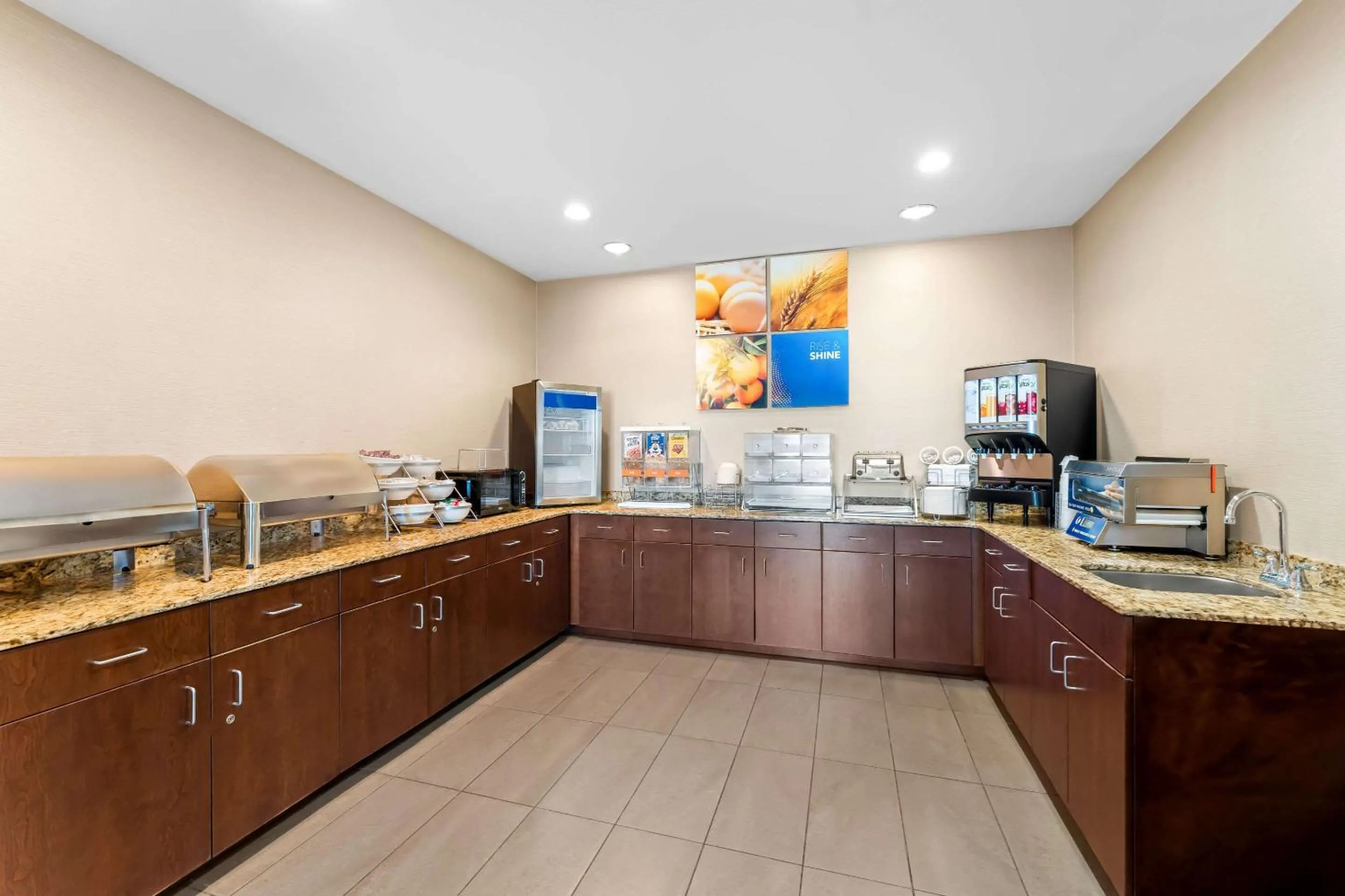 Breakfast in Comfort Inn & Suites Avera Southwest