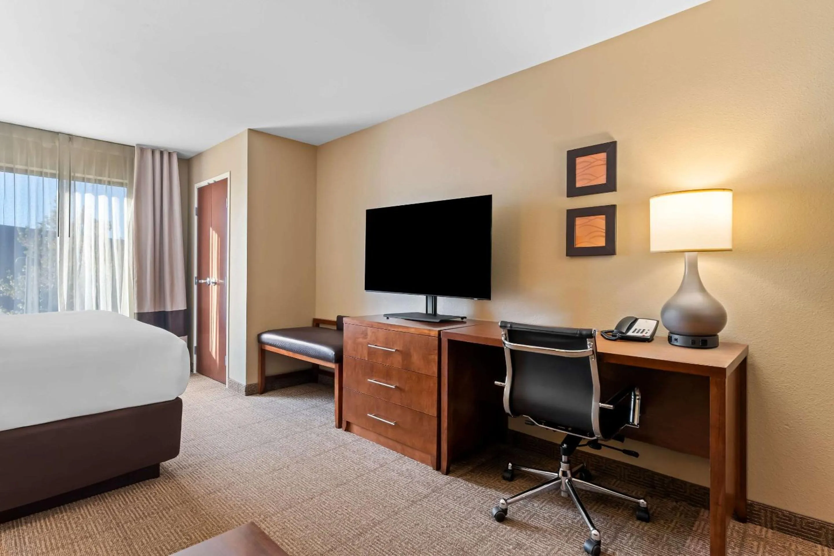 Bedroom, Bed in Comfort Inn & Suites Avera Southwest