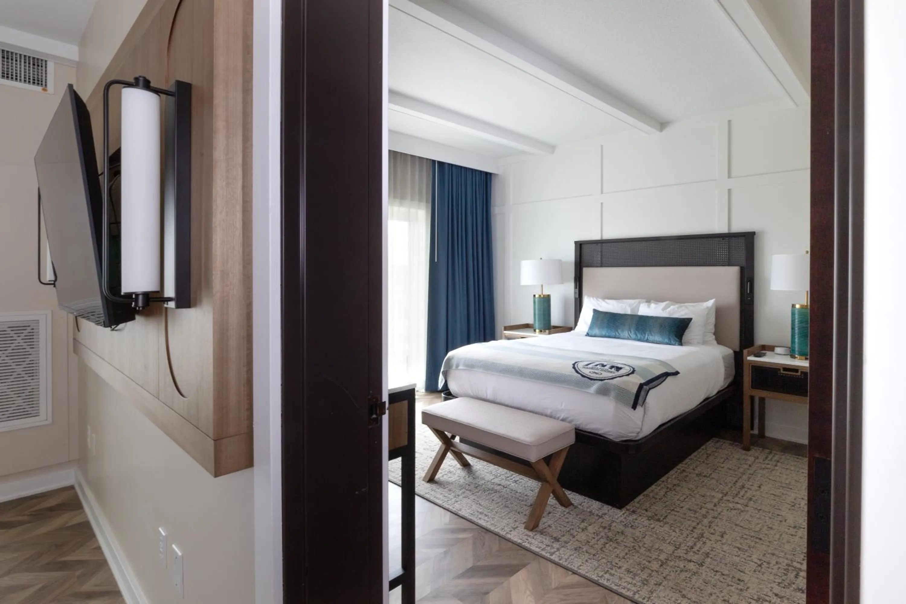 Bedroom, Bed in The Inn at Harbor Shores