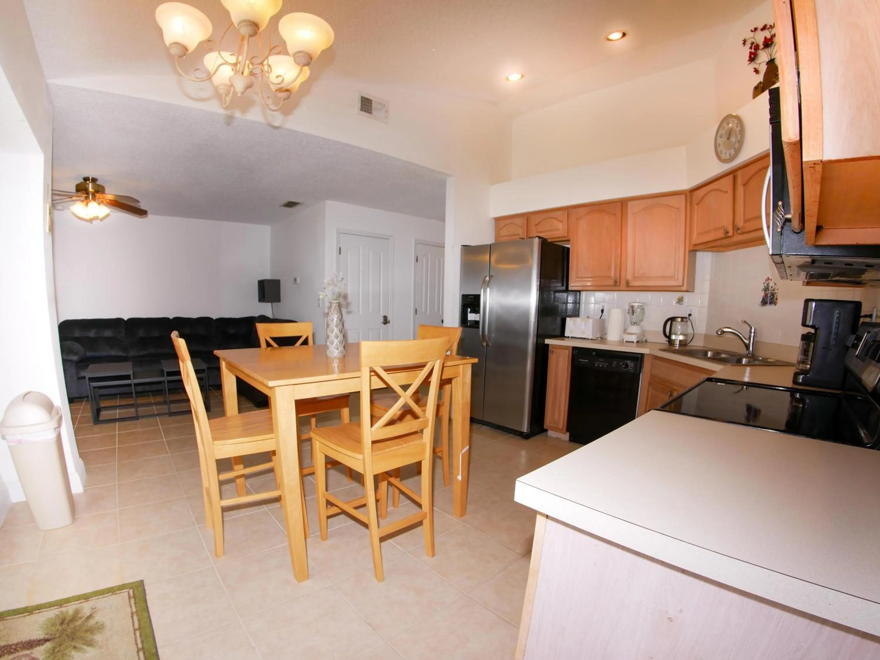 Kitchen or kitchenette in Large Pool With Jacuzzi, Near The Disney Attractions!!