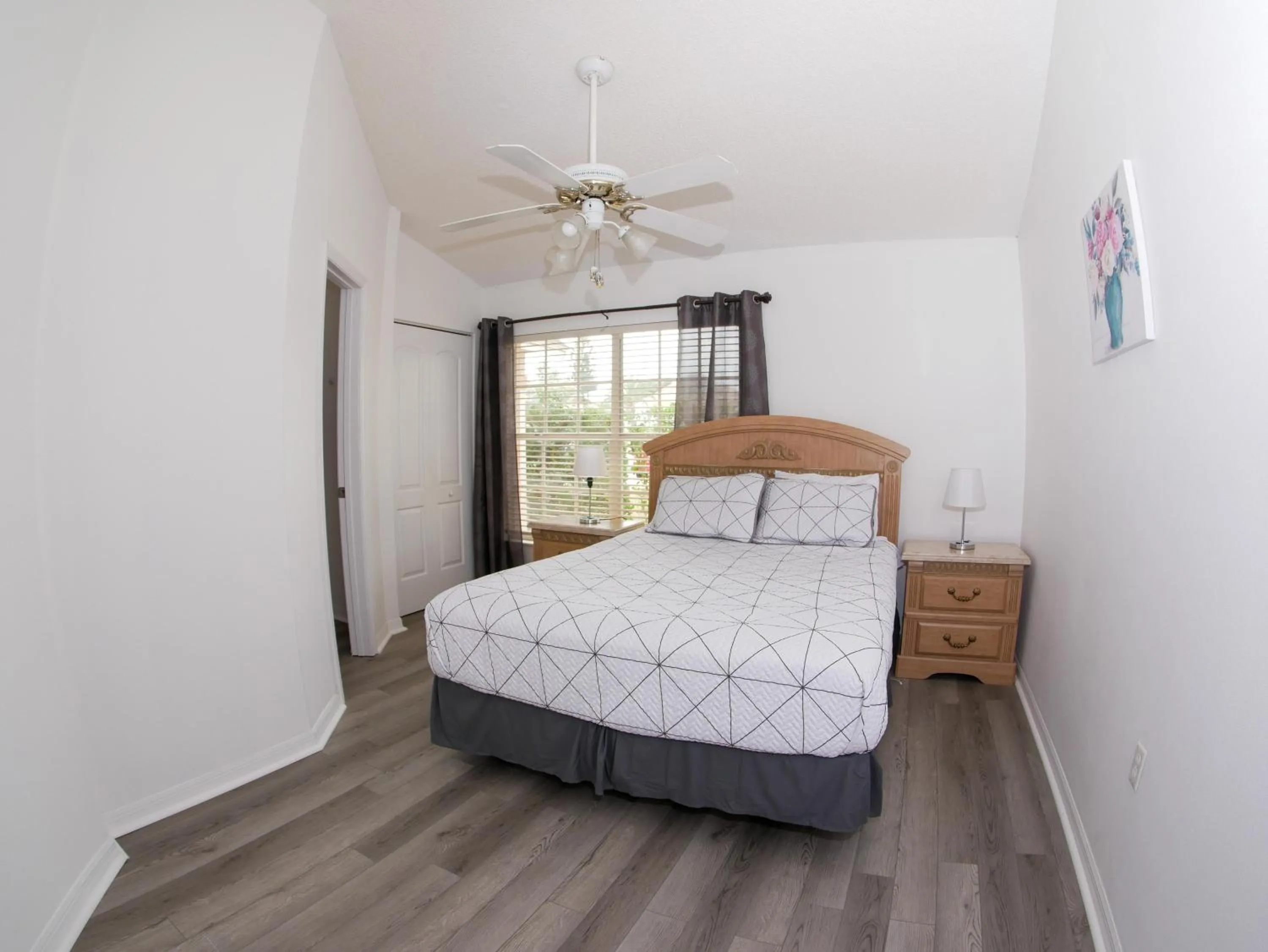 Bedroom, Bed in Large Pool With Jacuzzi, Near The Disney Attractions!!