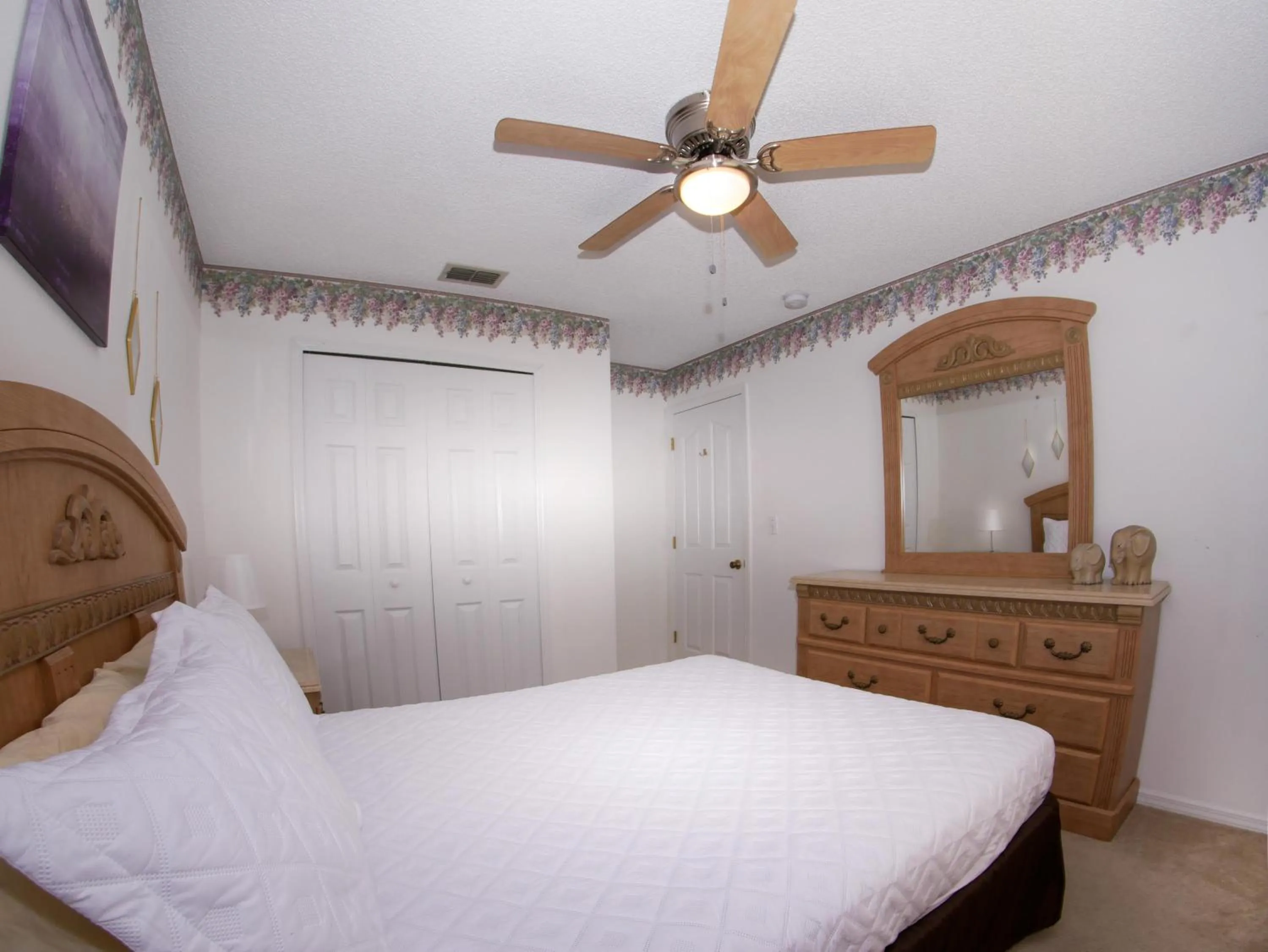 Bedroom, Bed in Large Pool With Jacuzzi, Near The Disney Attractions!!
