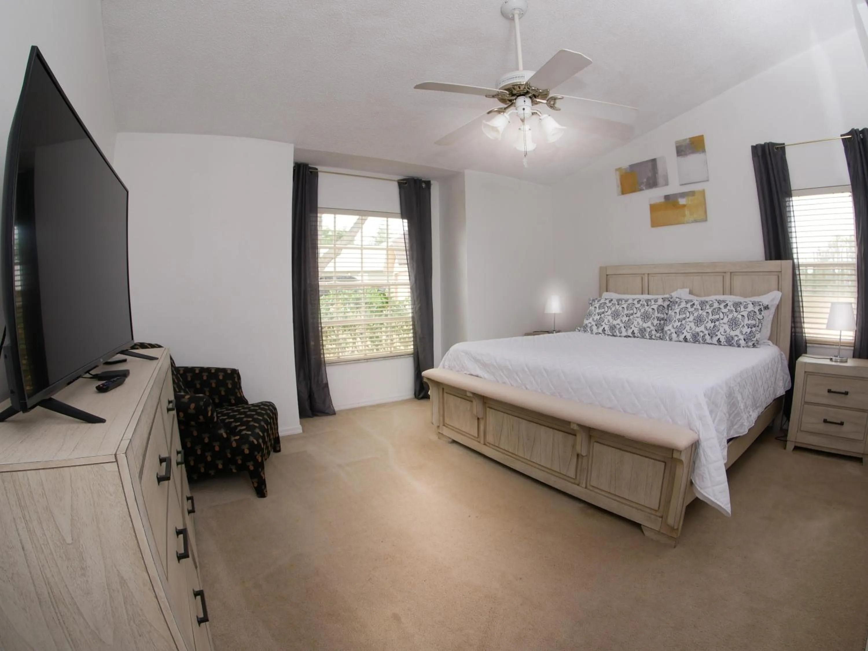 Bedroom, Bed in Large Pool With Jacuzzi, Near The Disney Attractions!!