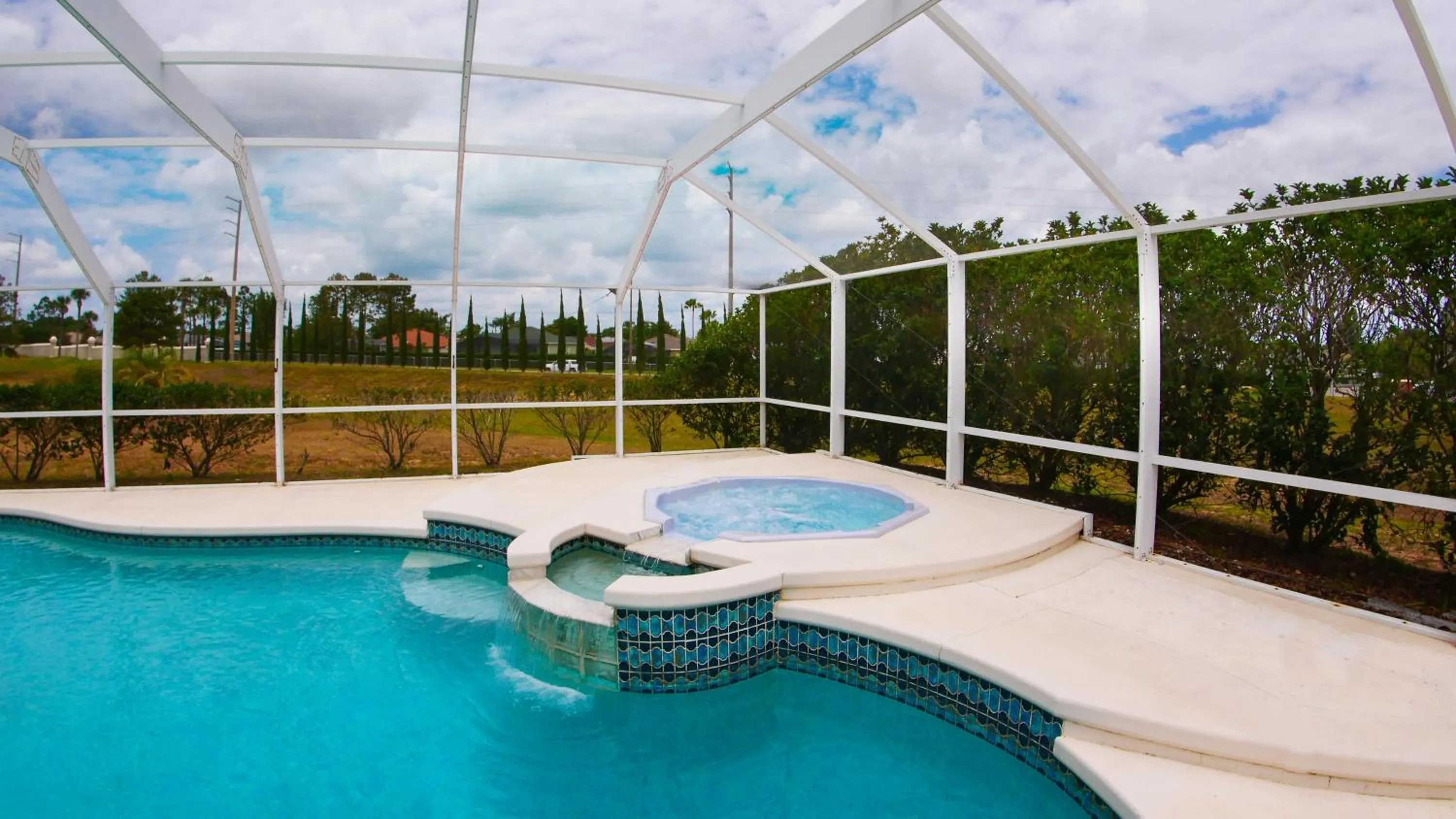 Swimming pool in Large Pool With Jacuzzi, Near The Disney Attractions!!
