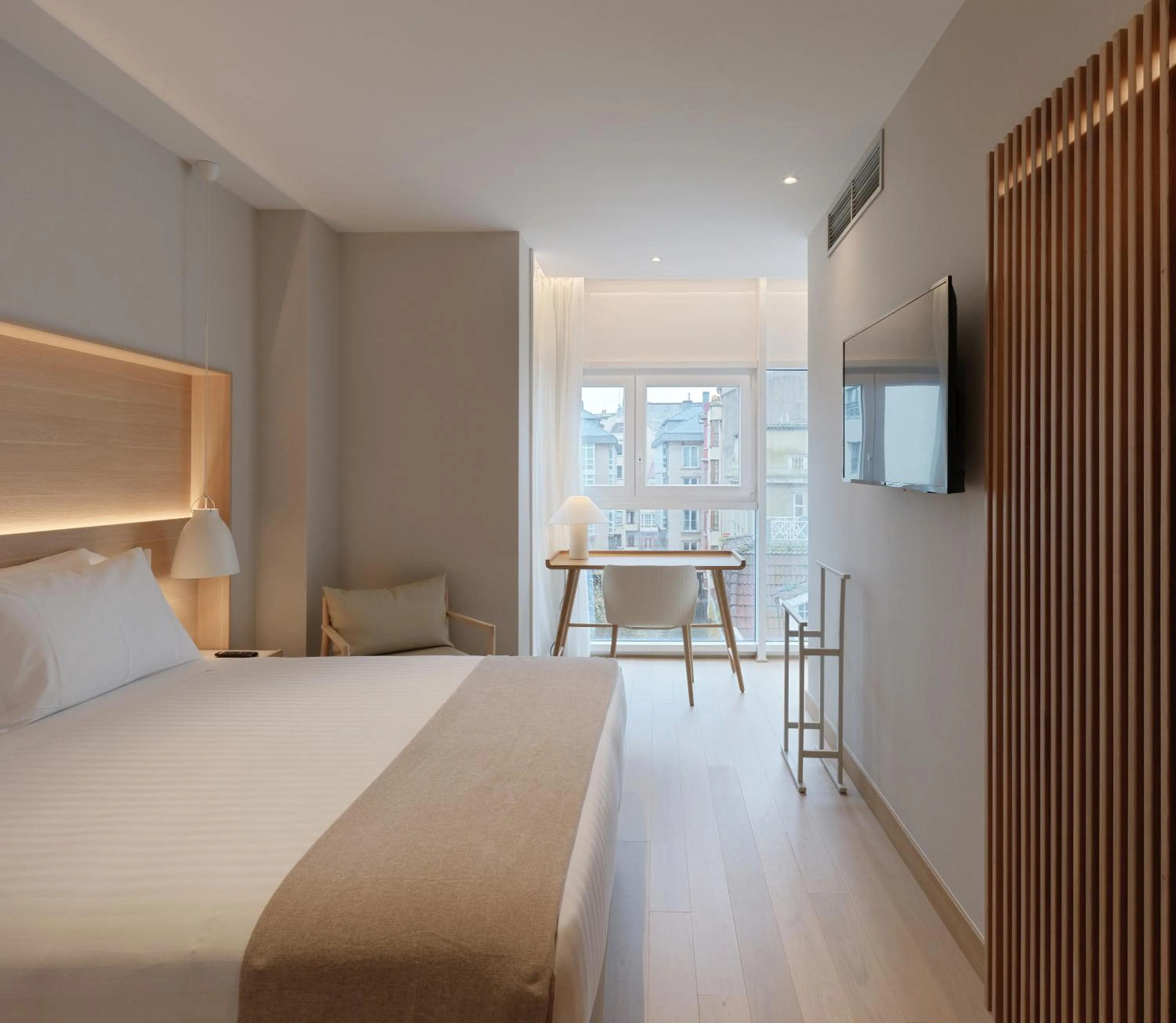 Photo of the whole room, Bed in Zenit Coruña