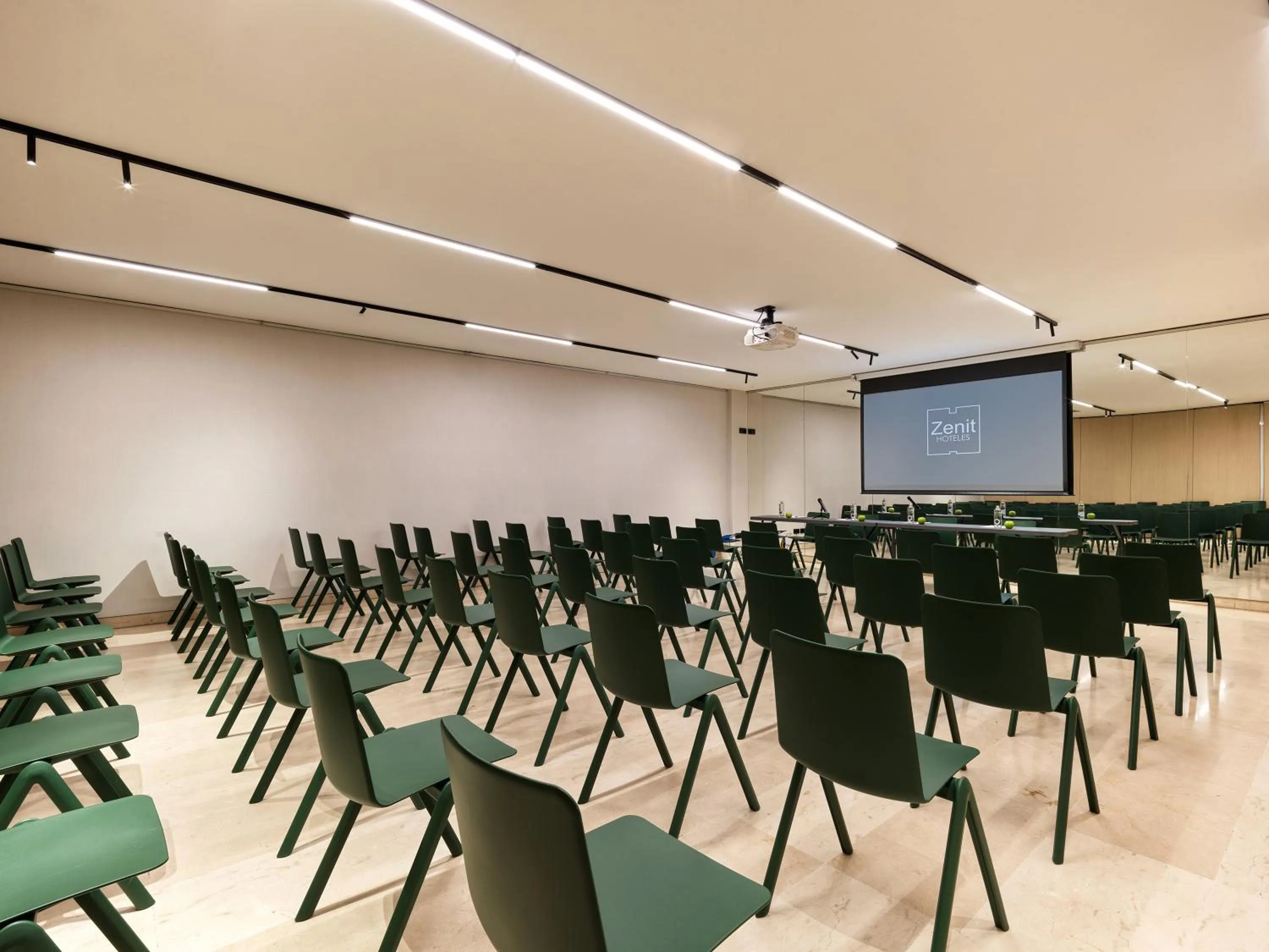 Meeting/conference room in Zenit Coruña