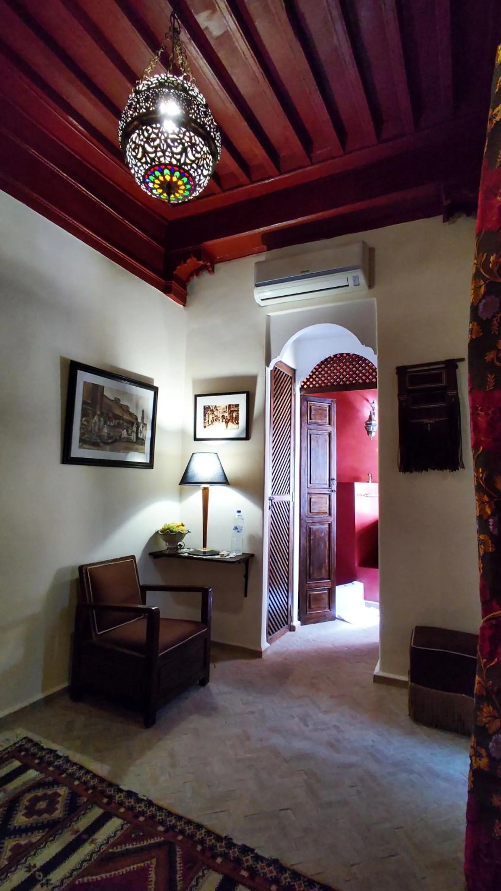 Photo of the whole room, Bed in RIAD DAR En-Nawat