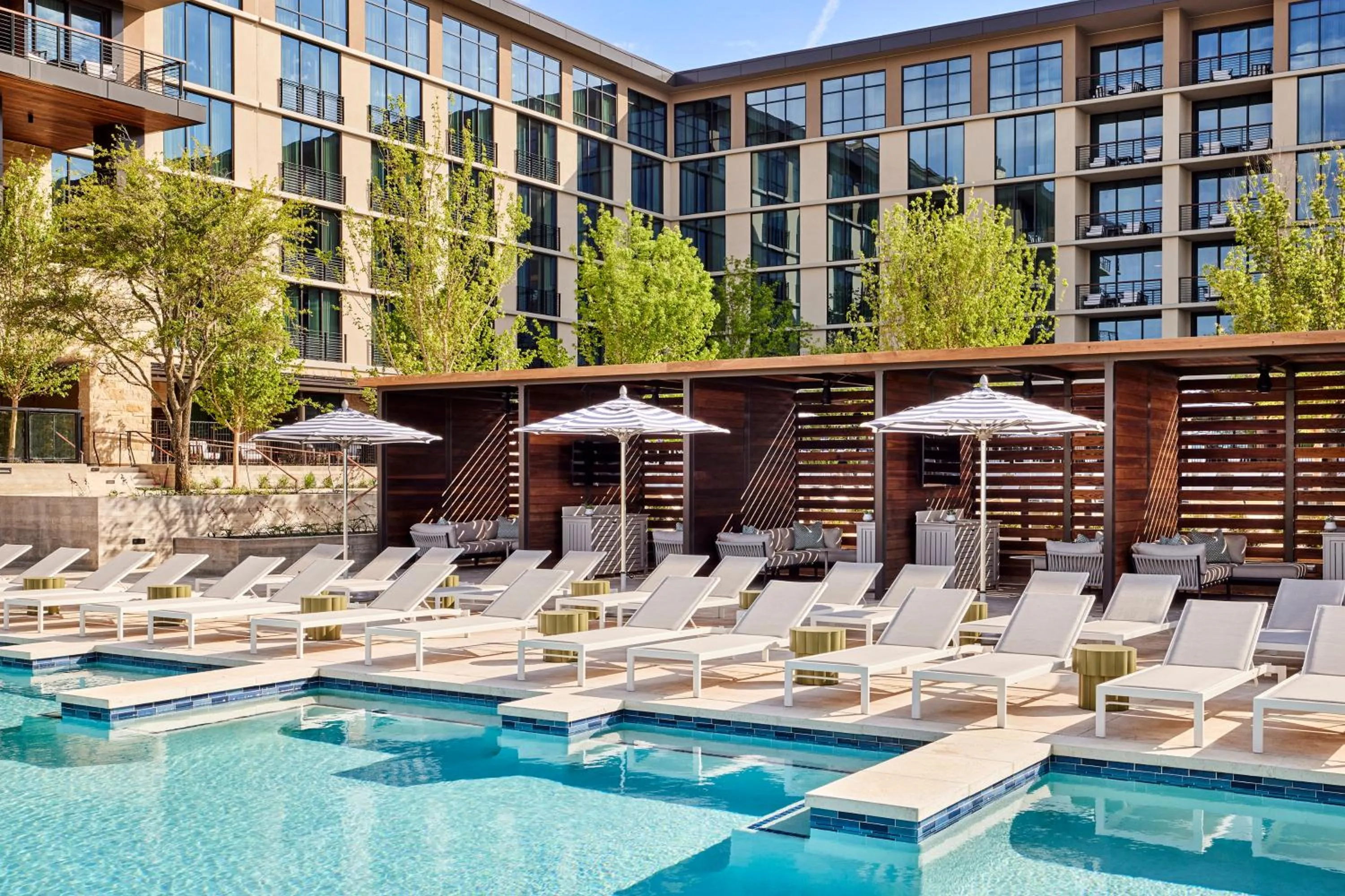 Swimming pool in Omni PGA Frisco Resort & Spa