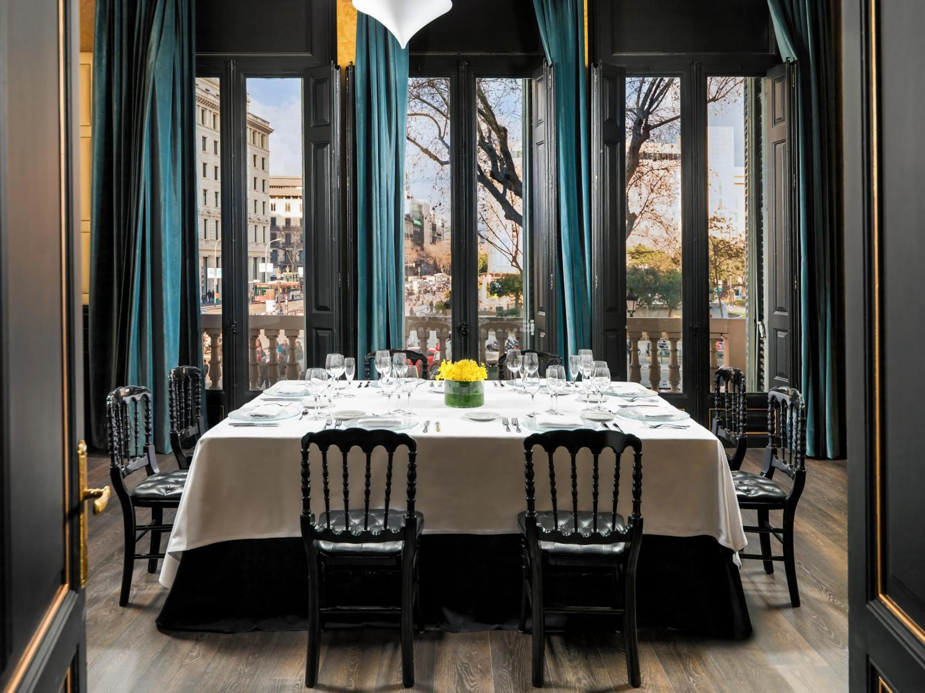 Restaurant/places to eat in Boutique Hotel H10 Catalunya Plaza