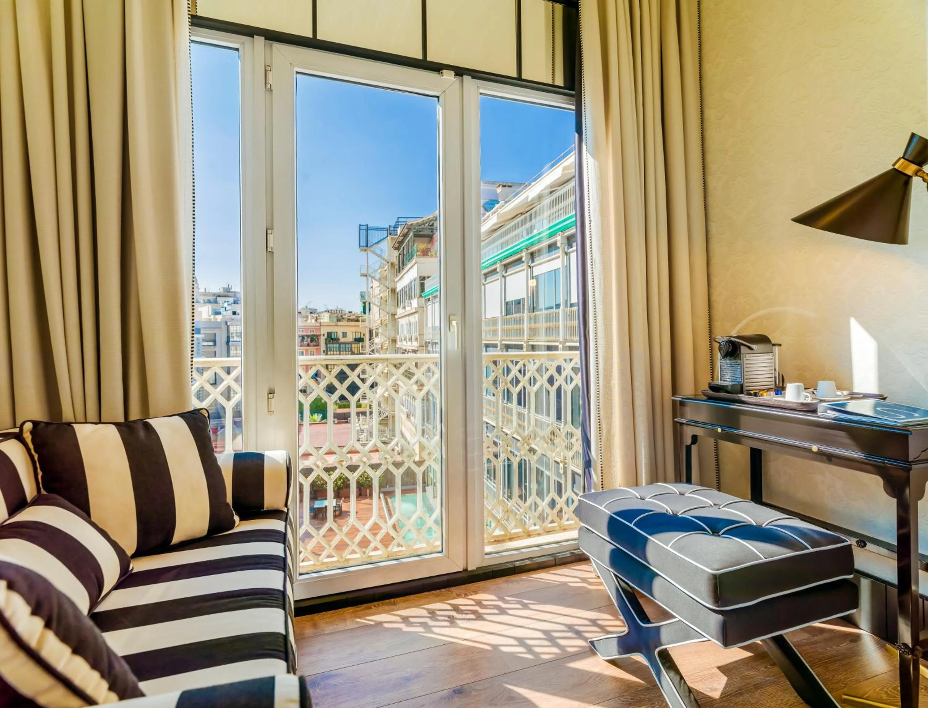 Bed in Boutique Hotel H10 Catalunya Plaza