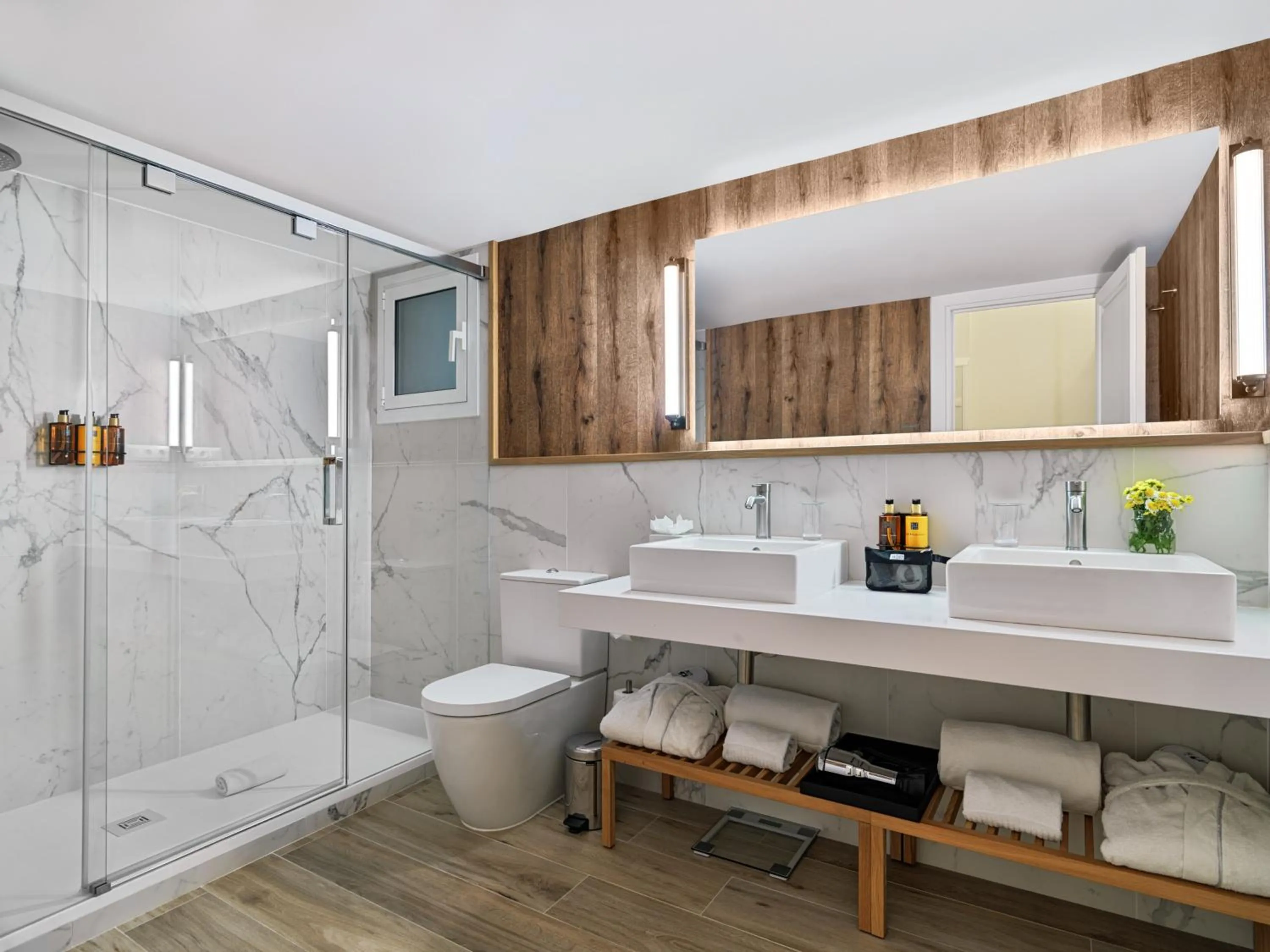 Toilet in Boutique Hotel H10 Catalunya Plaza