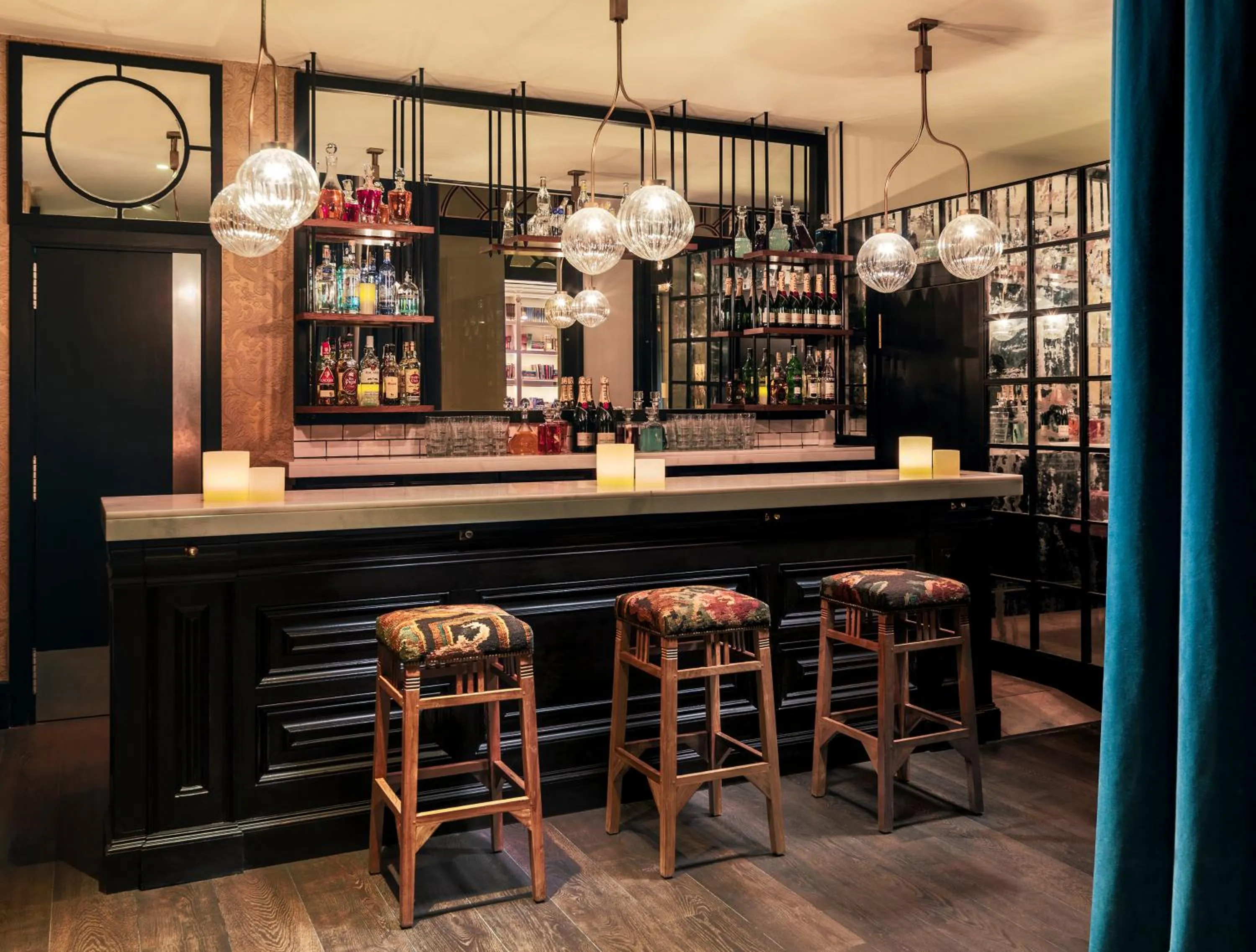 Lounge or bar in Boutique Hotel H10 Catalunya Plaza