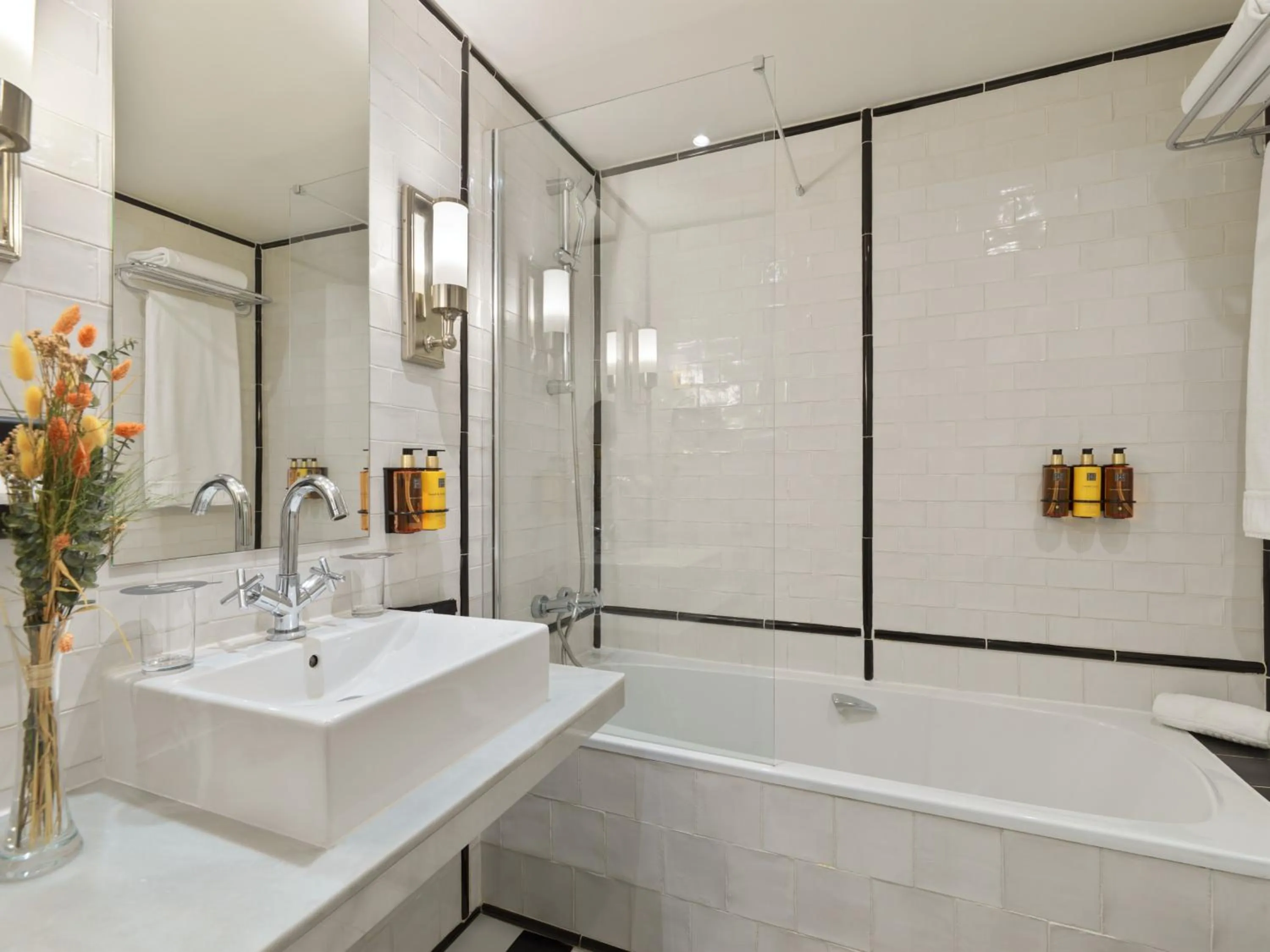 Toilet in Boutique Hotel H10 Catalunya Plaza