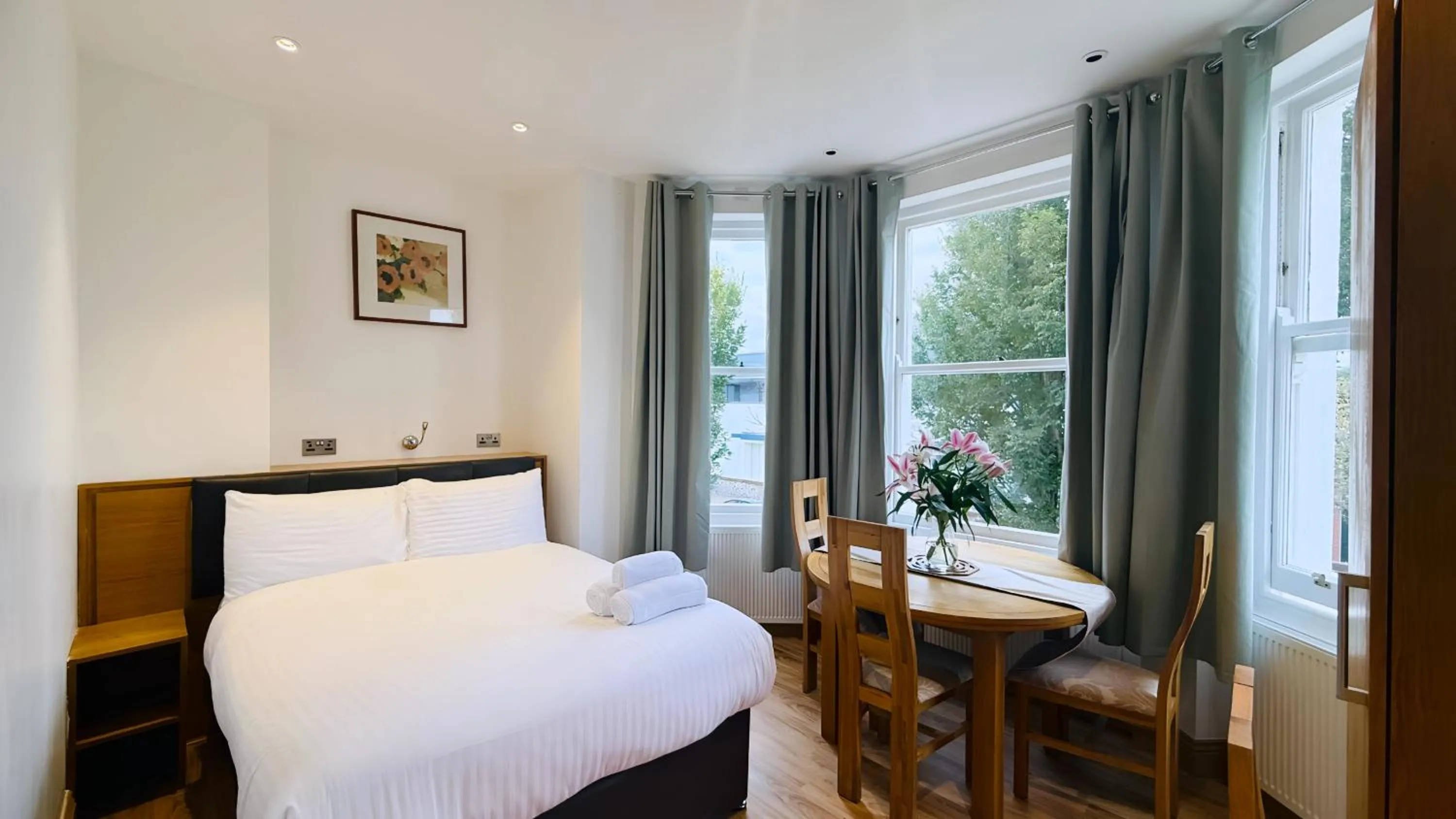 Photo of the whole room, Bed in Osborne Aparthotel