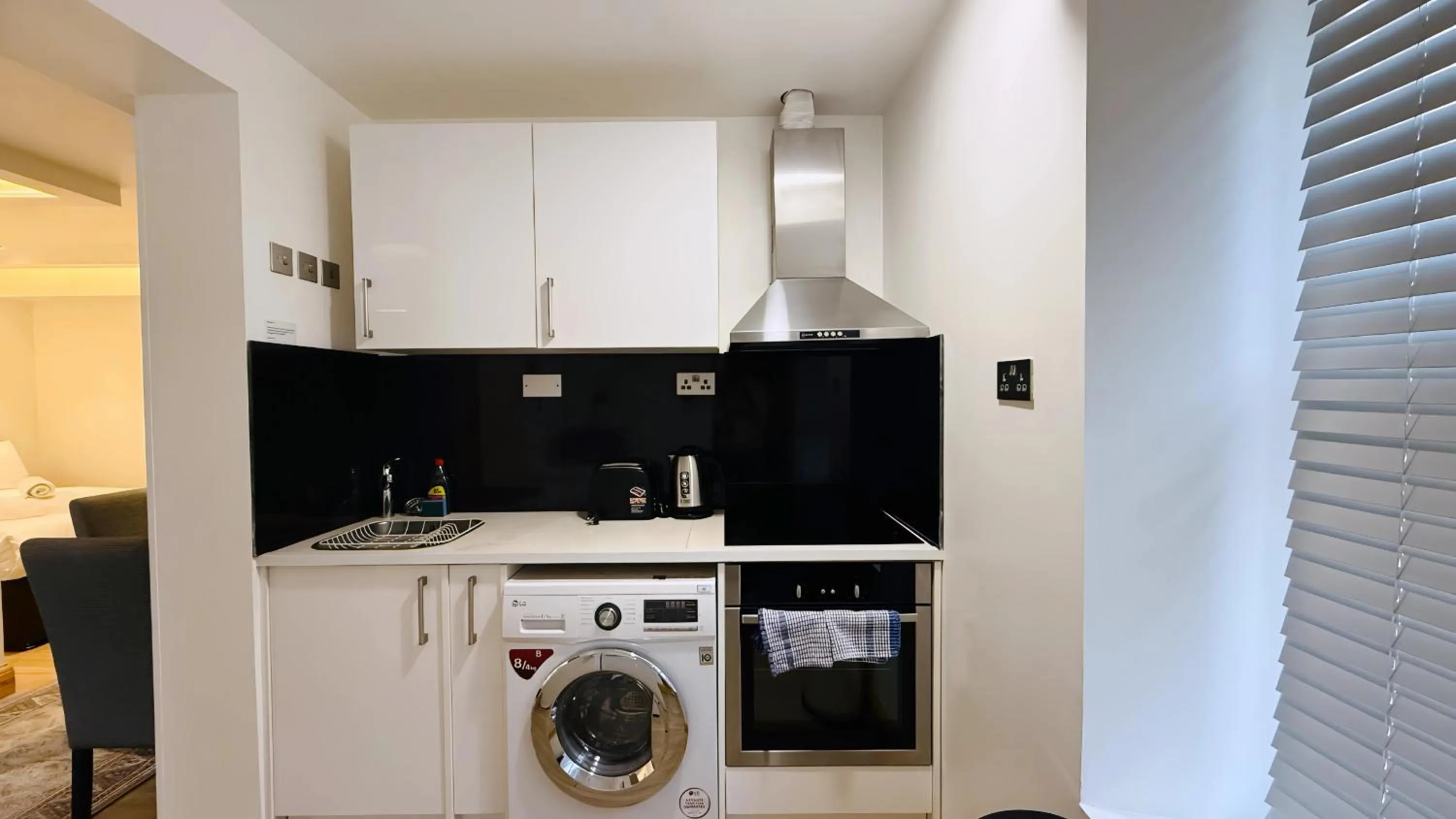 Kitchen or kitchenette in Osborne Aparthotel