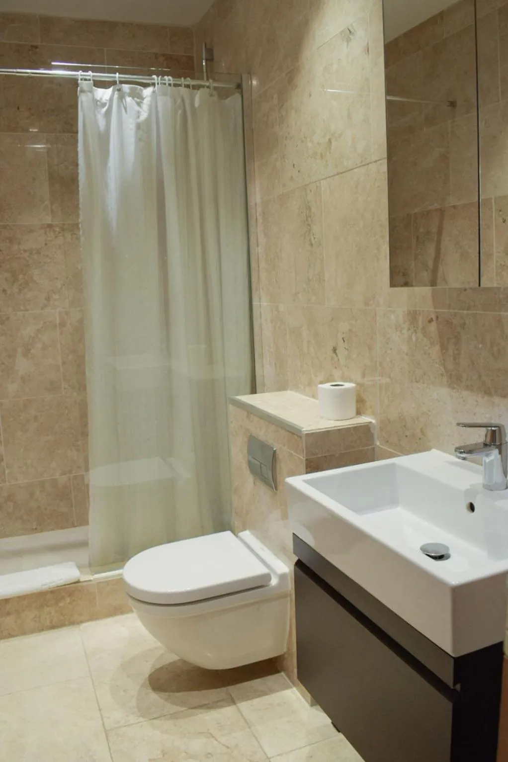 Toilet in Osborne Aparthotel