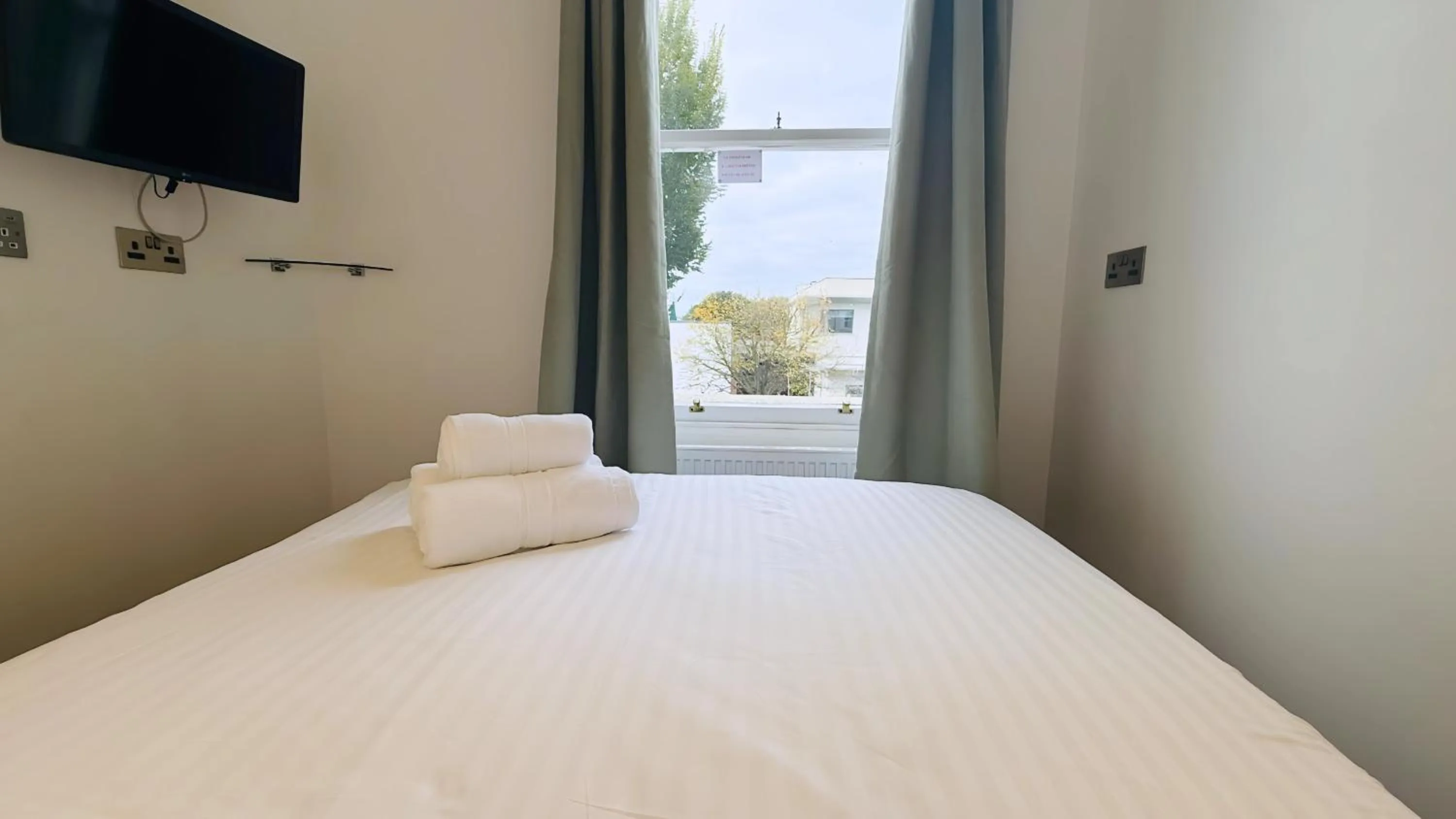 Bedroom, Bed in Osborne Aparthotel