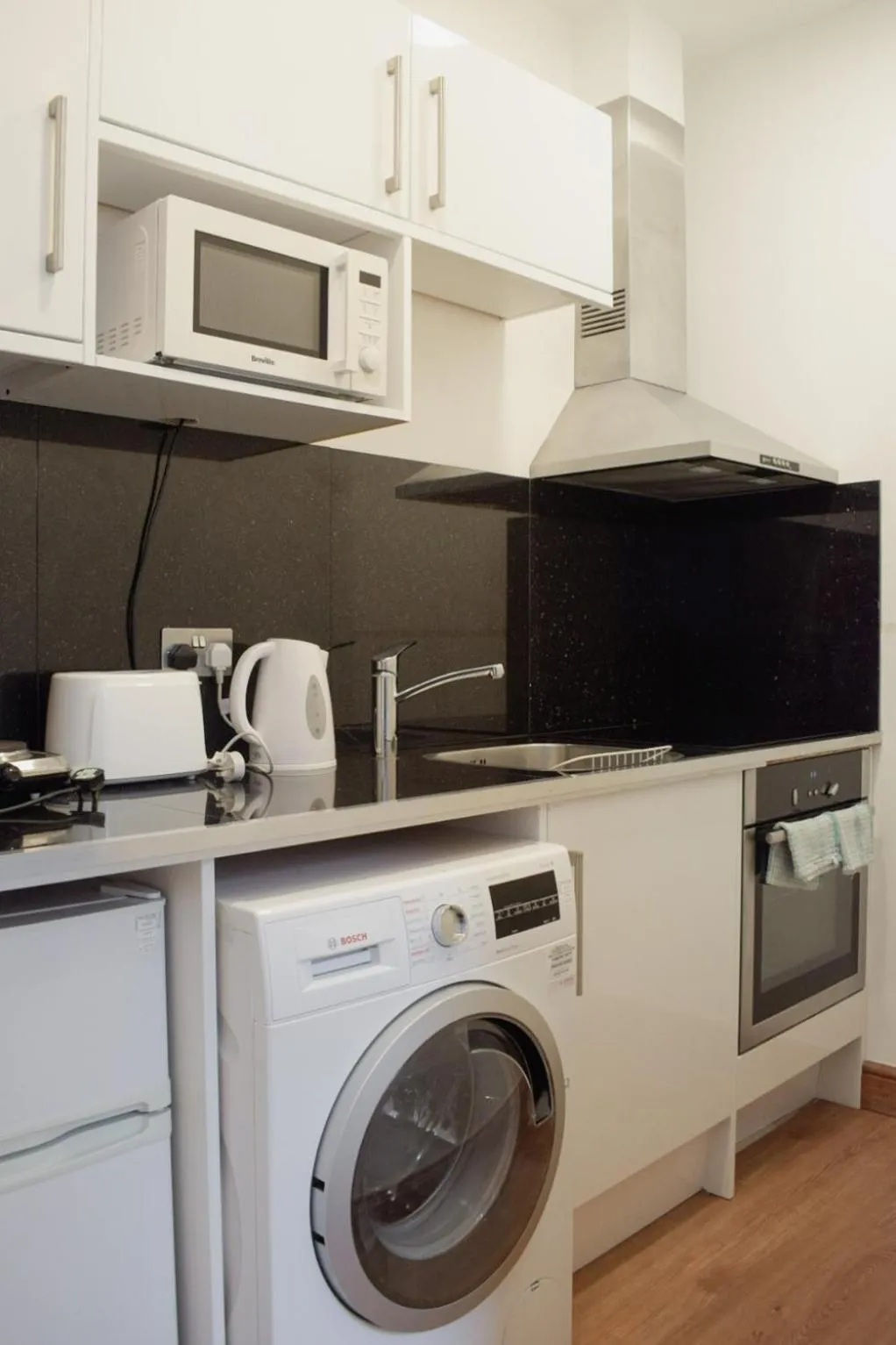 Kitchen or kitchenette in Osborne Aparthotel