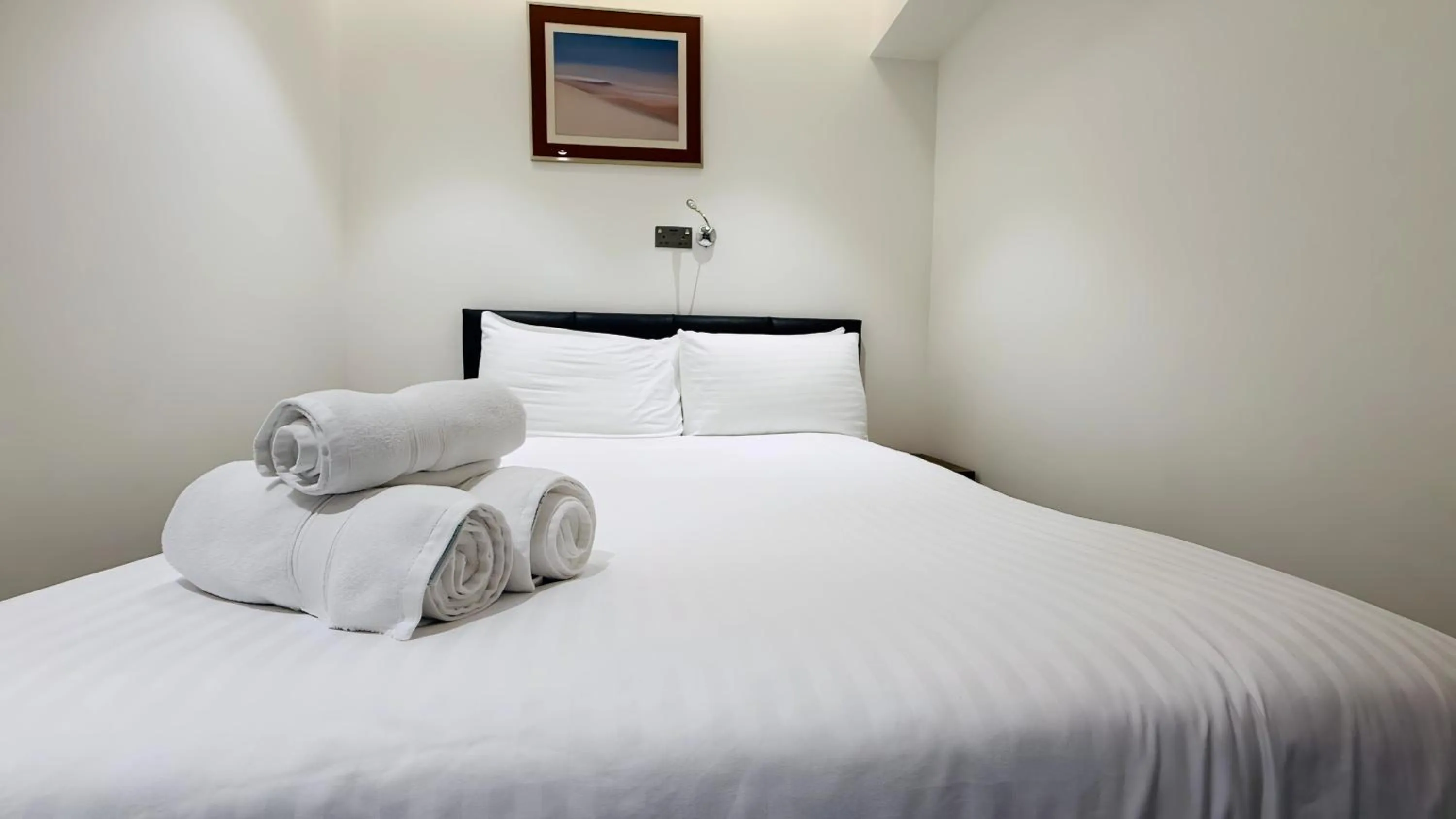 Bed in Osborne Aparthotel