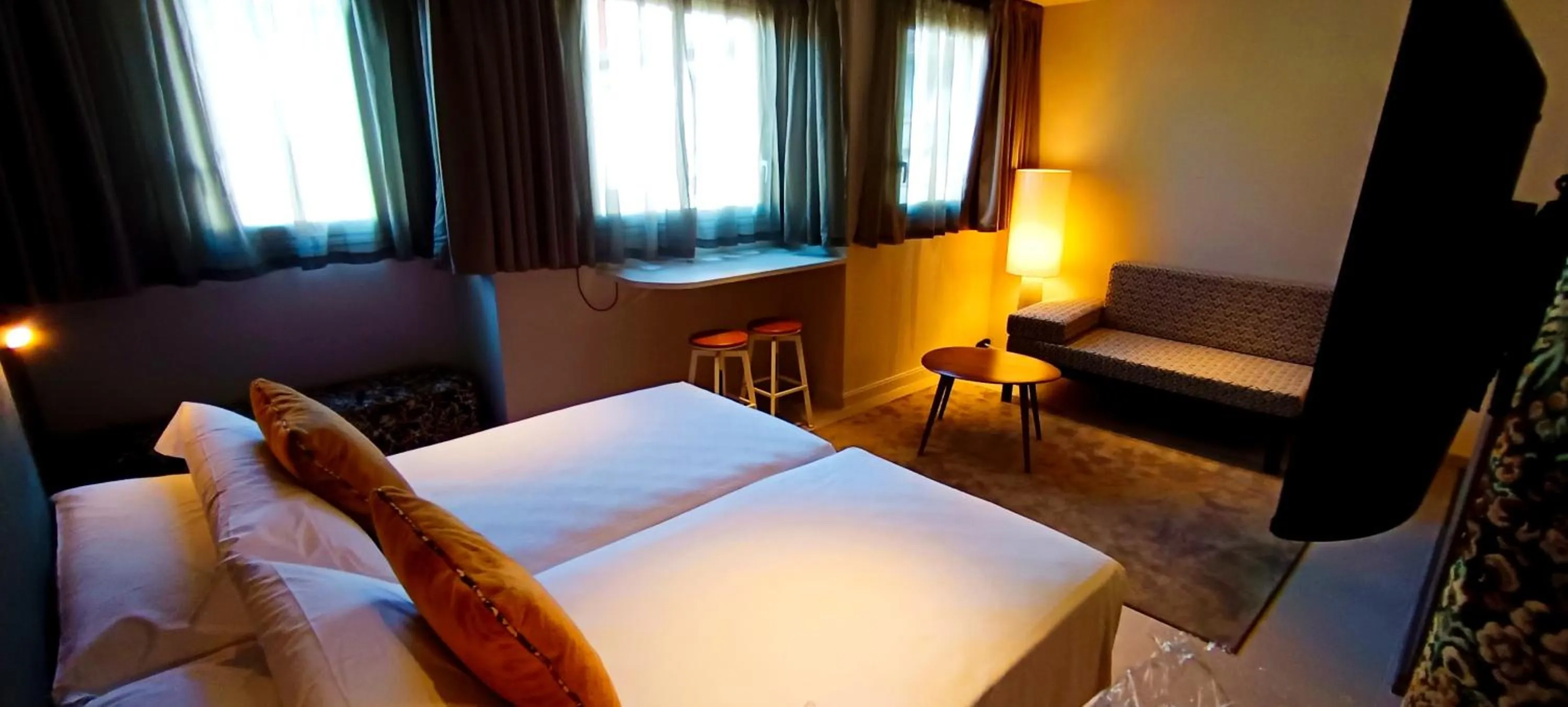 Bedroom, Bed in Senator Barcelona Apartments