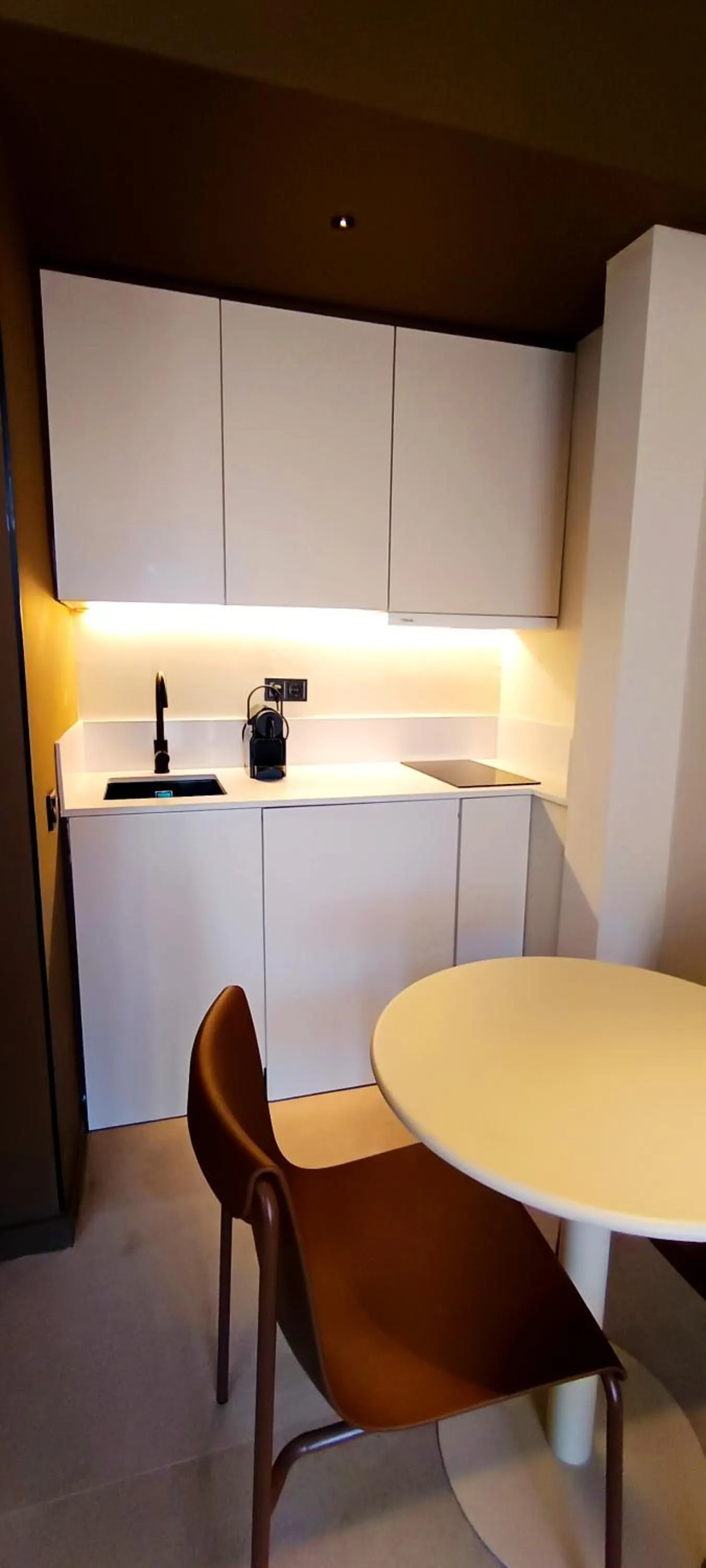 kitchen in Senator Barcelona Apartments