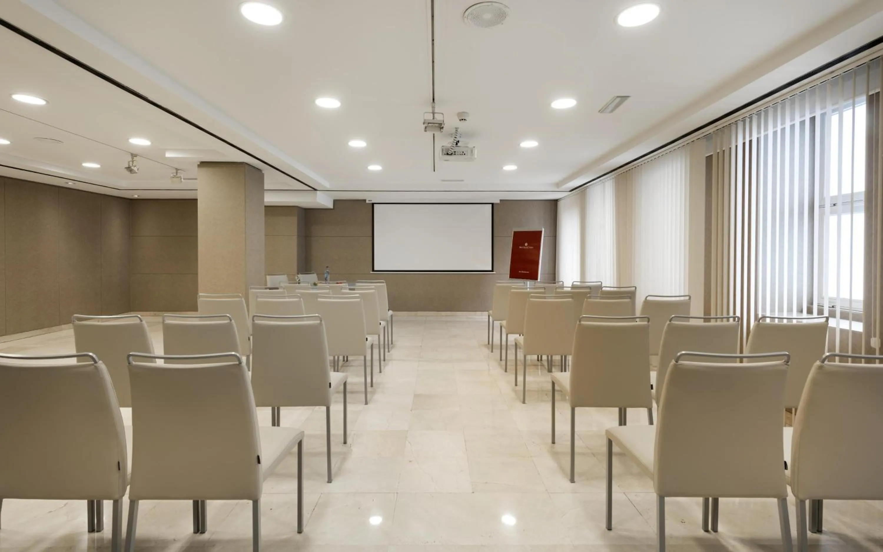 Meeting/conference room in NH Collection Madrid Colón