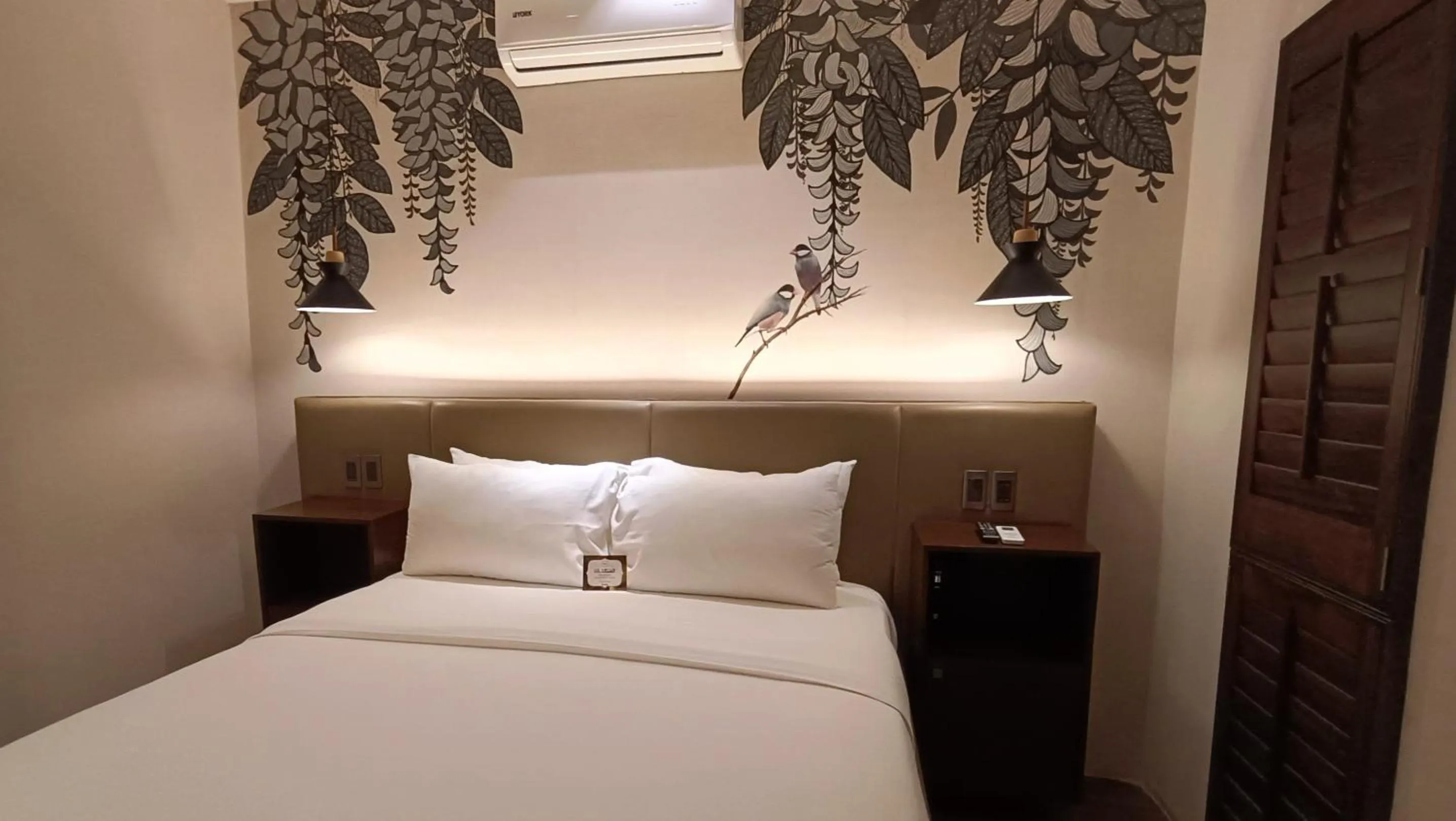 Bed in The Henry Hotel Roost Bacolod