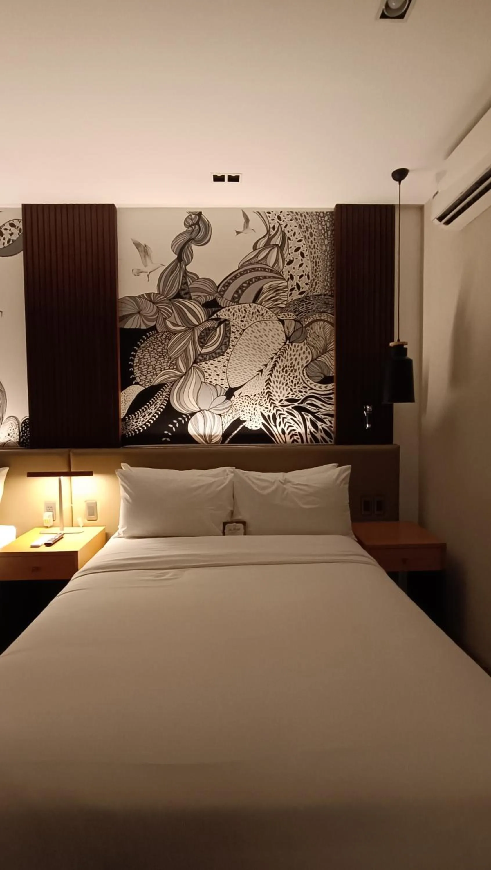 Bed in The Henry Hotel Roost Bacolod