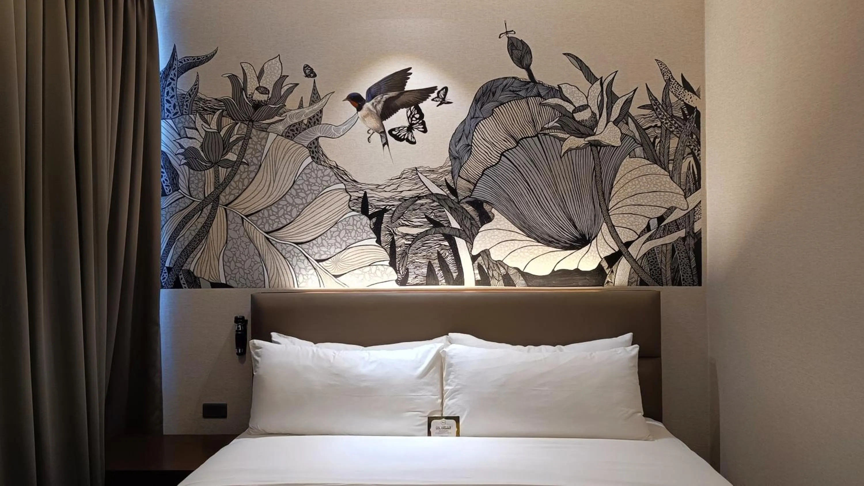 Bed in The Henry Hotel Roost Bacolod