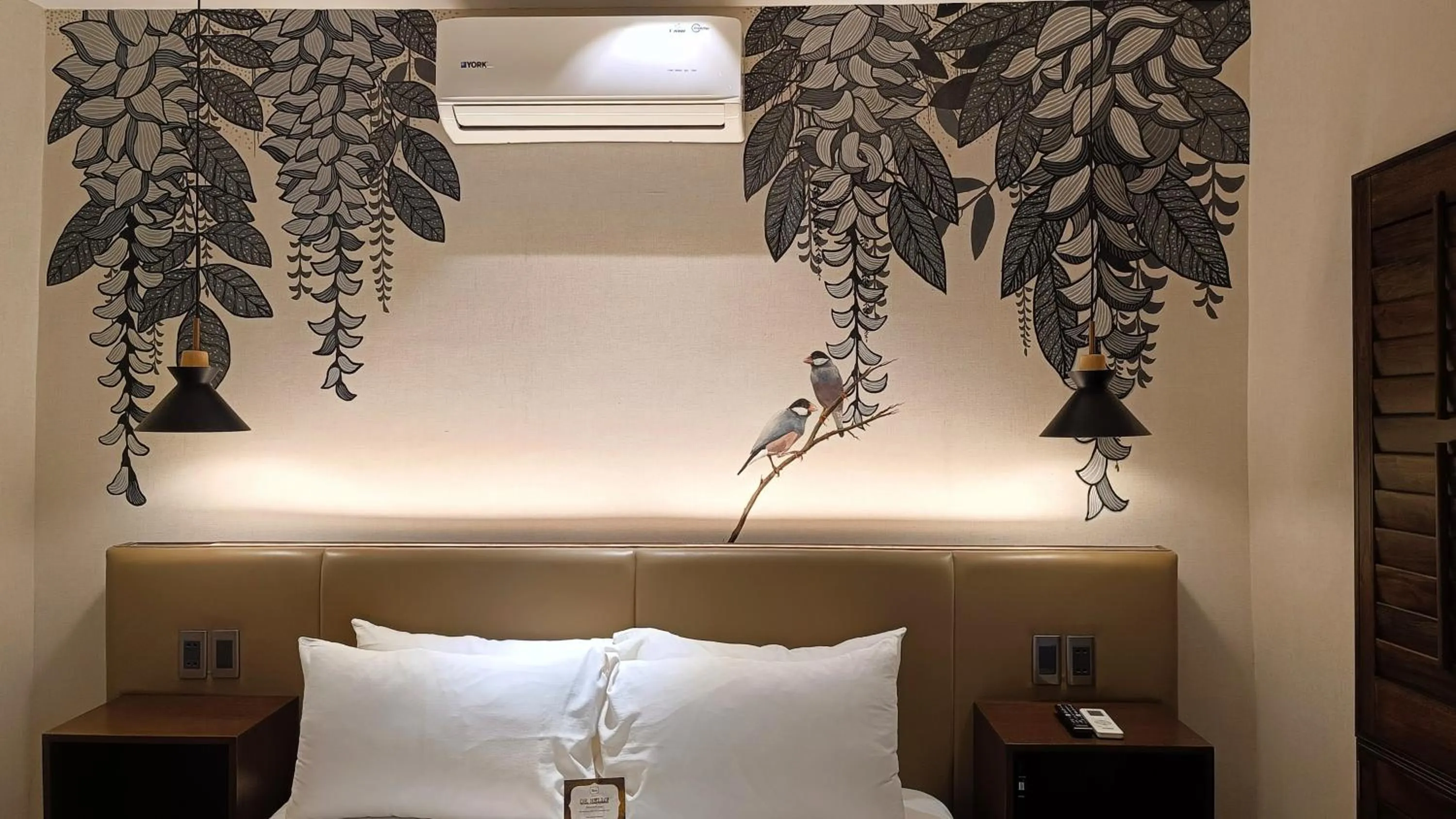 Bed in The Henry Hotel Roost Bacolod