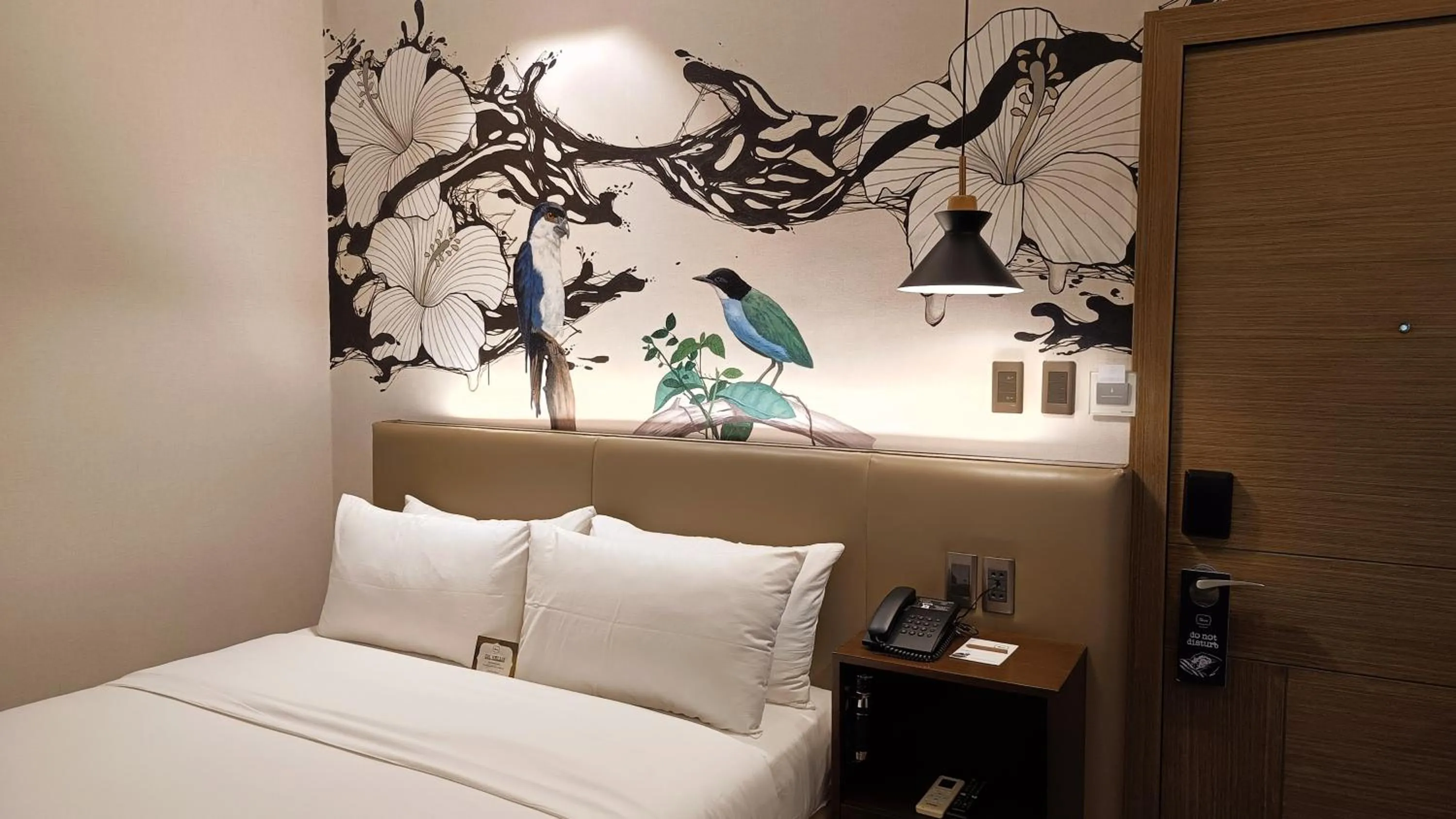 Bed in The Henry Hotel Roost Bacolod