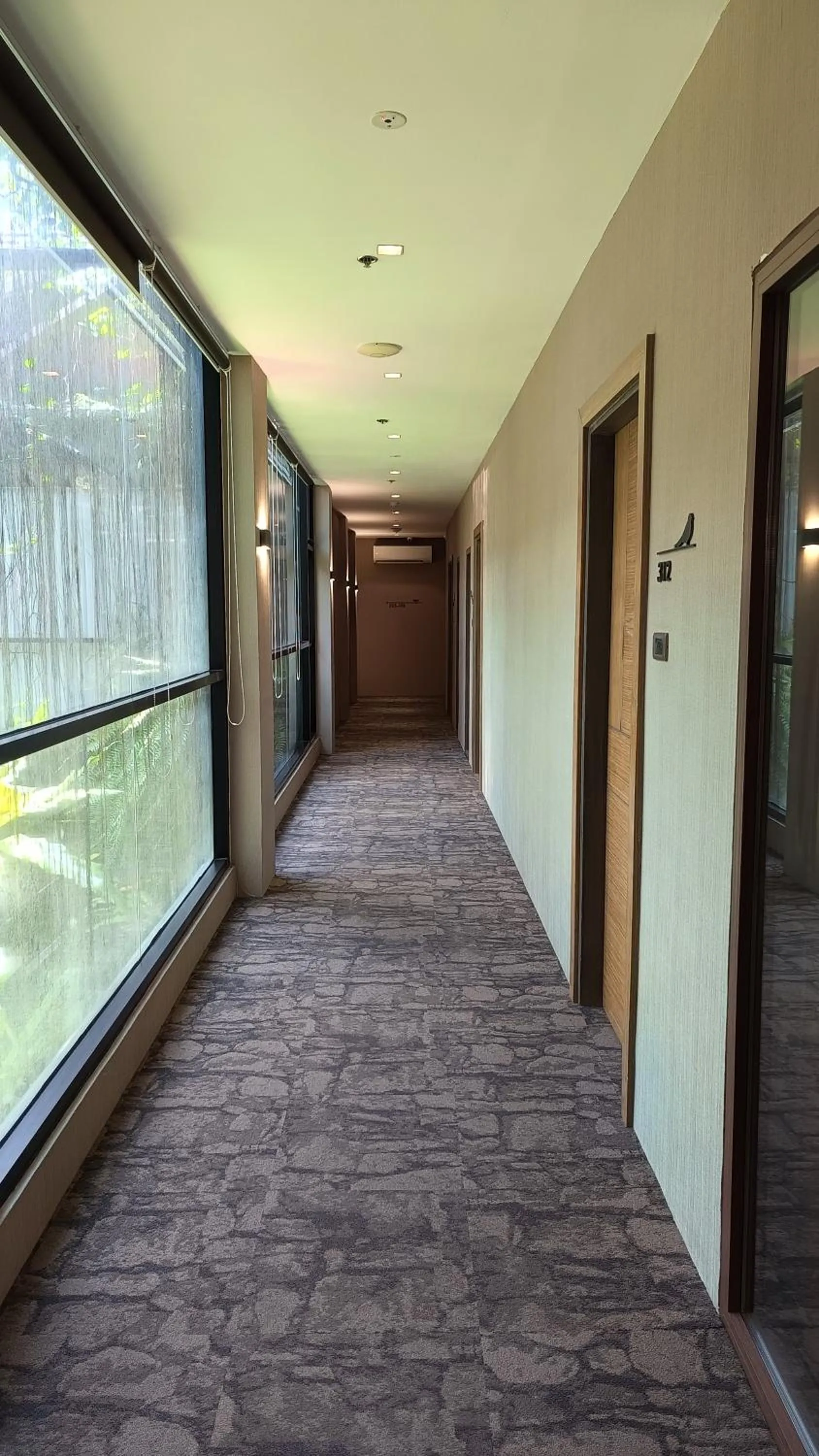 The Henry Hotel Roost Bacolod